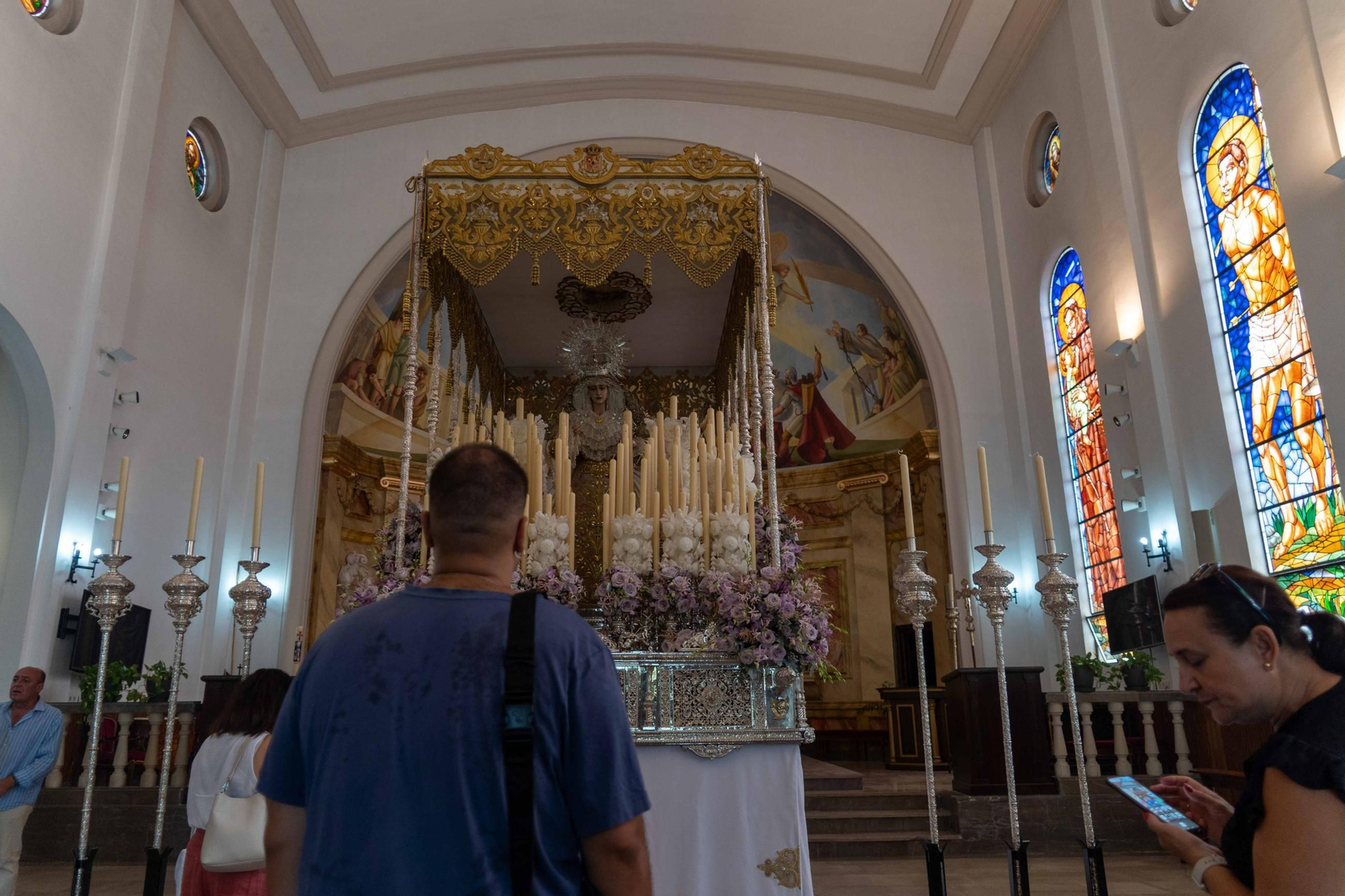 Magna Mariana Huelva 2025: Imágenes del ambiente en las iglesias durante la mañana del viernes