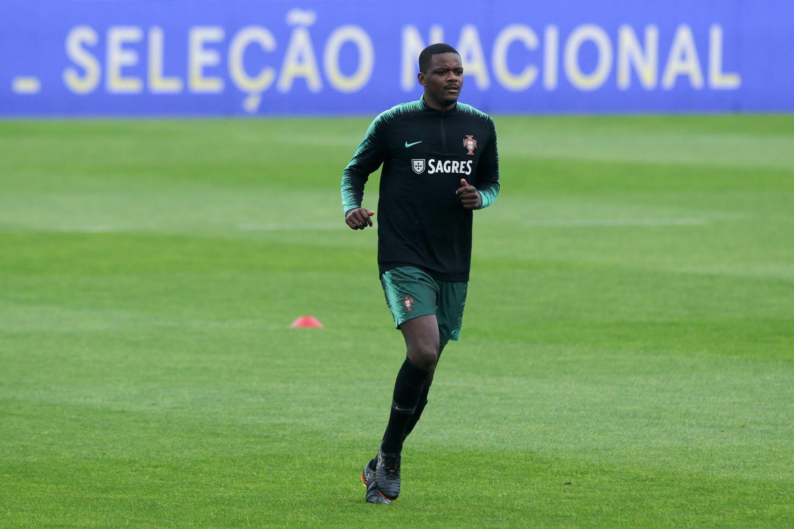 William Carvalho, en un entrenamiento con Portugal.