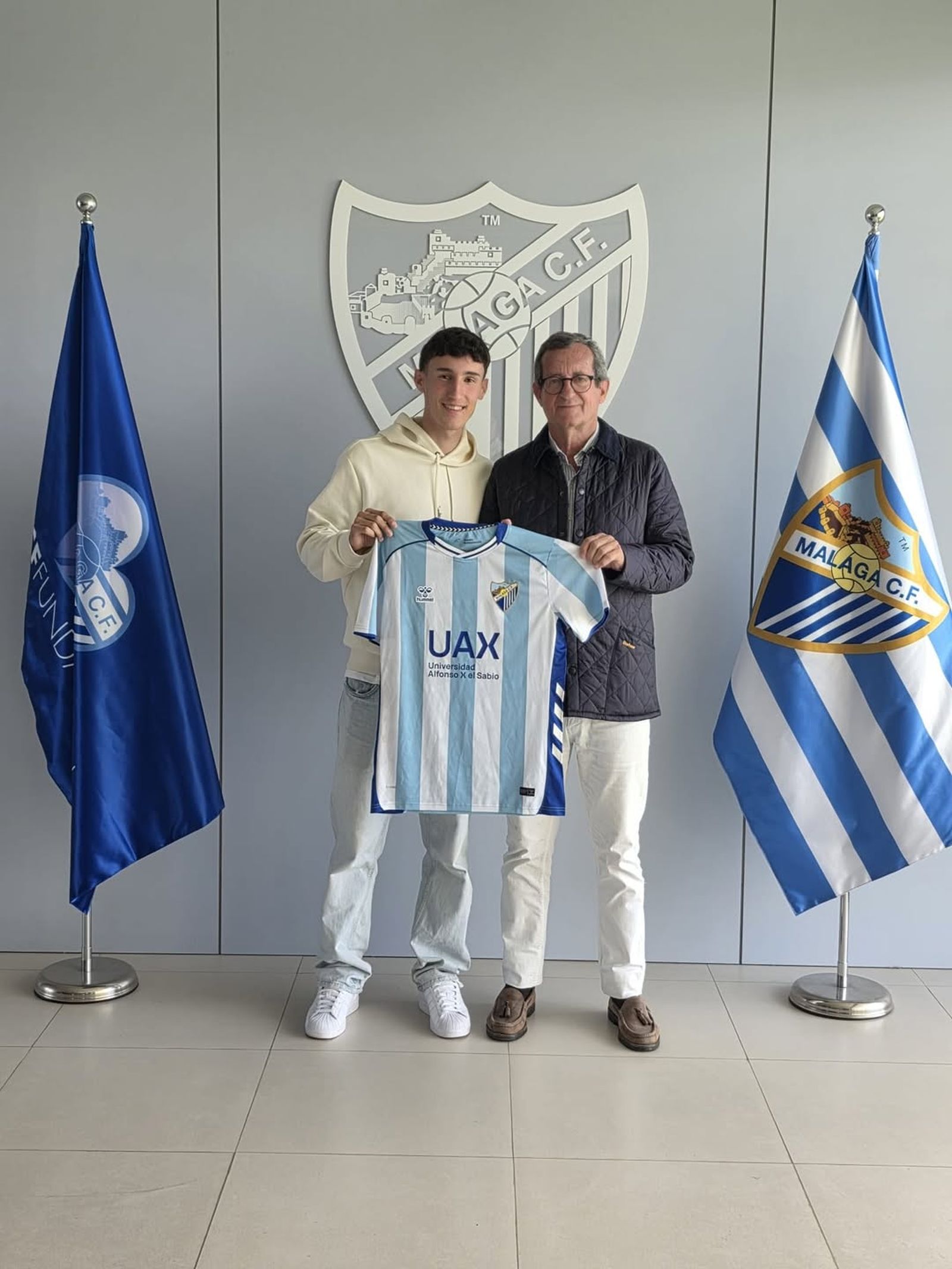El Málaga CF renueva al canterano Cristian Cantero