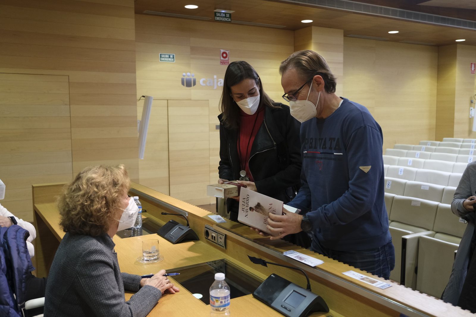 Fotogalería Diario de los Libros, con Julia Navarro. Almería