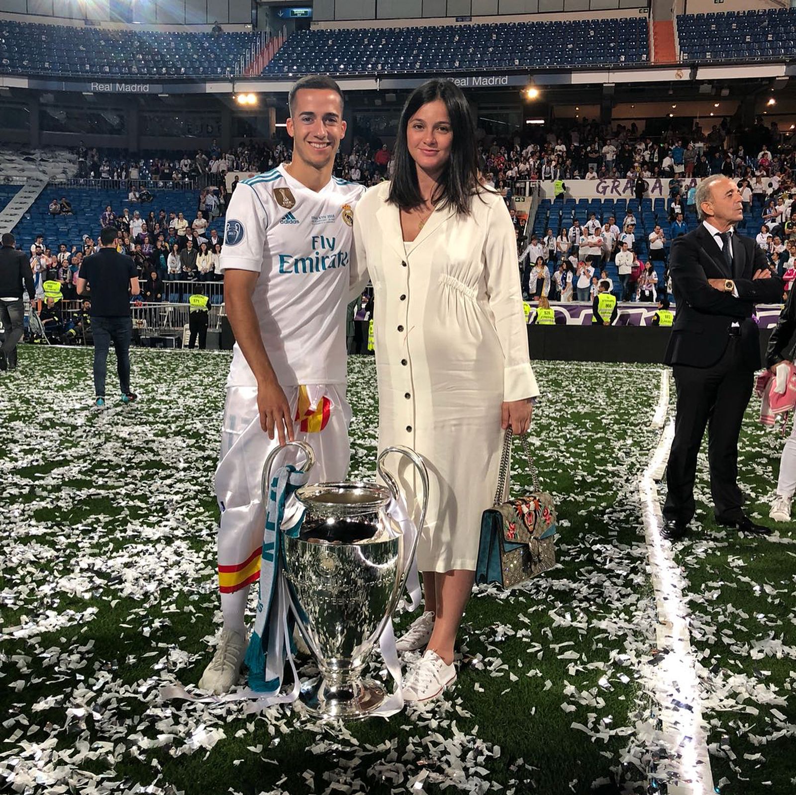 Lucas Vázquez y Macarena Rodríguez | Macarena es Licenciada en Ciencias de la Actividad Física y del Deporte y además es diplomada en Magisterio de Educación Física. Dio a luz a su primer hijo apenas un par de días después de la Final de la Champios del pasado mayo.