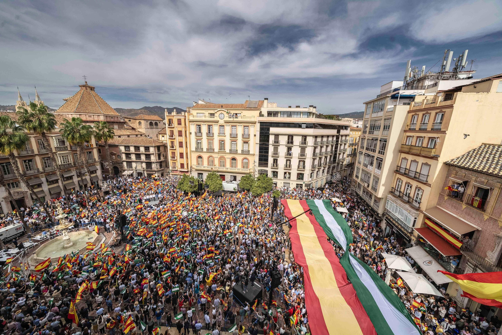 Las fotos que dejan la multitudinaria concentración del PP contra la amnistía Las fotos que dejan la multitudinaria concentración del PP contra la amnistía