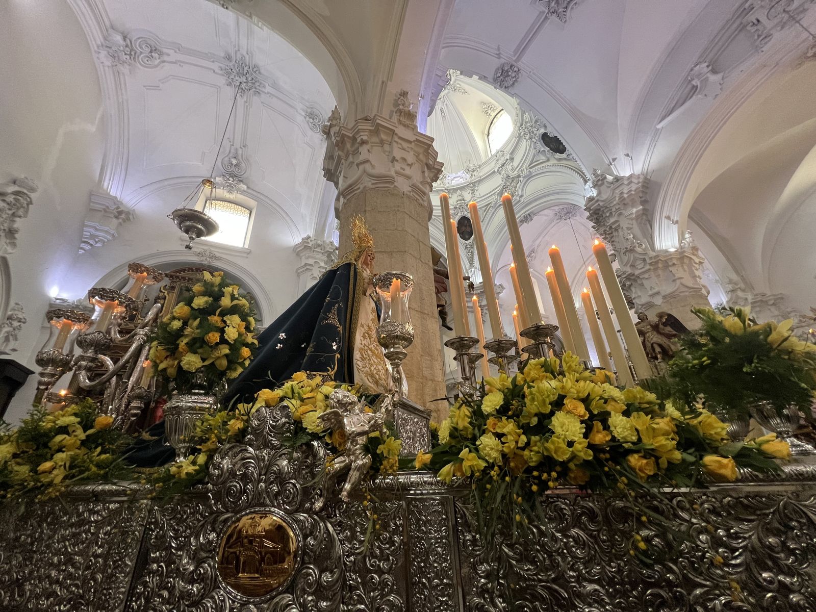 Domingo de Resurrección en Priego de Córdoba: la lluvia deja en su templo a la hermandad de la Cabeza y el Resucitado