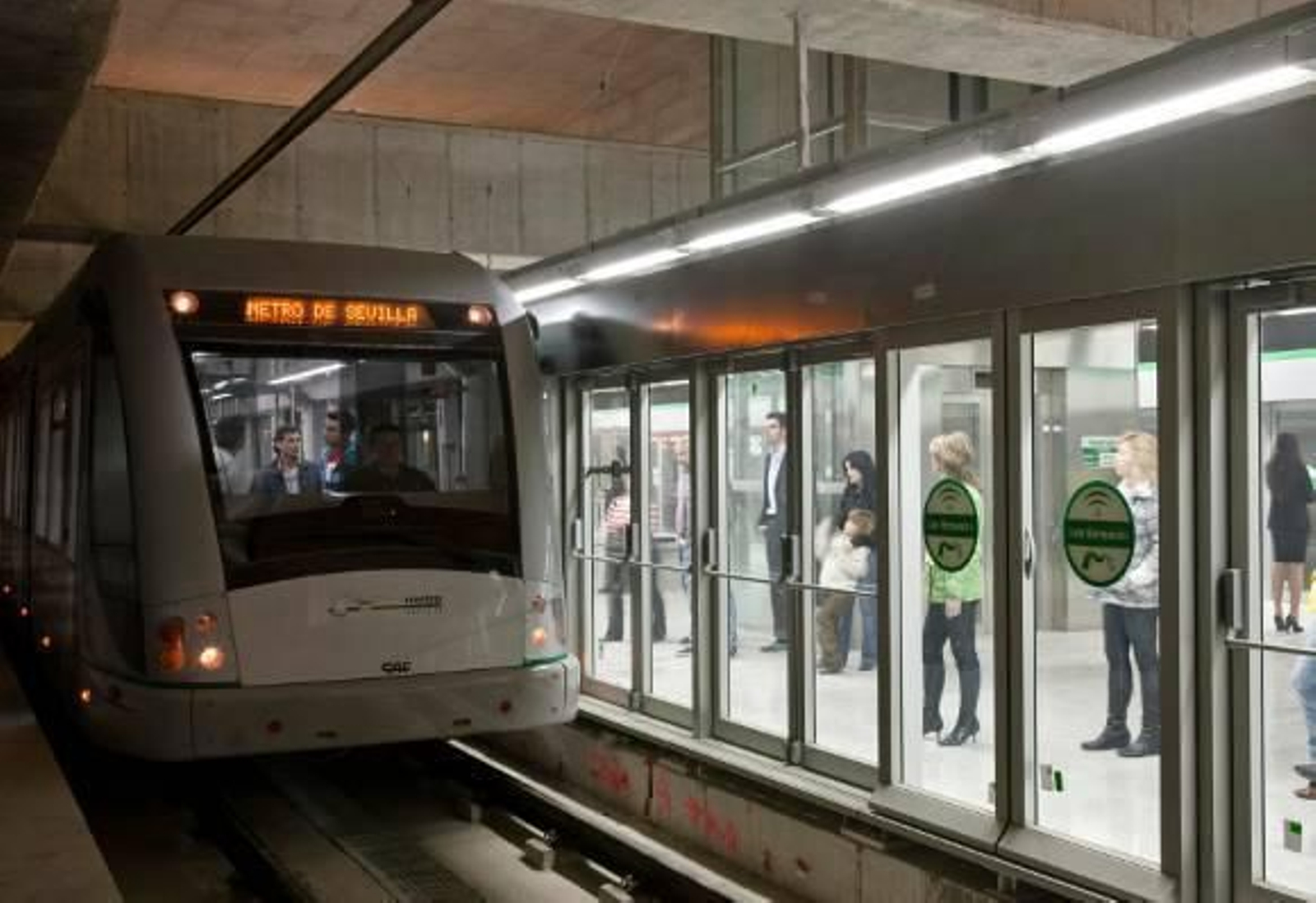 La plantilla del Metro convoca huelga indefinida a partir del Domingo de Ramos
