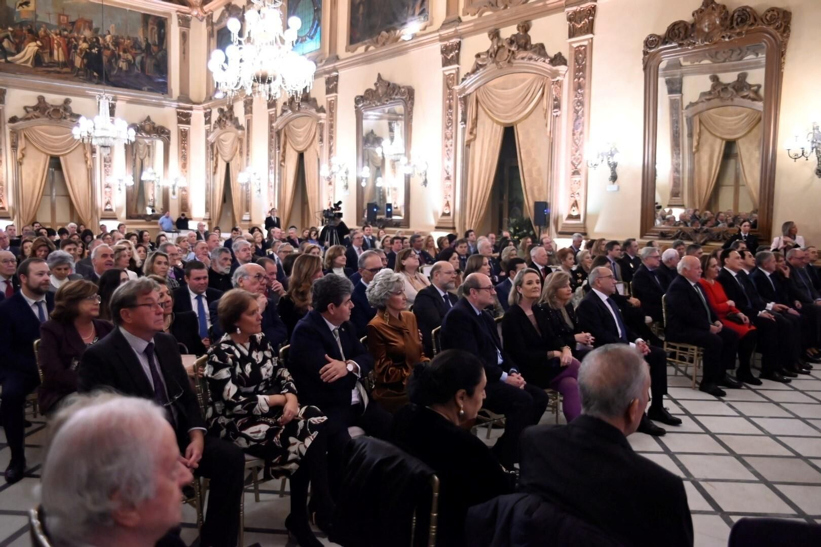El Real Círculo de la Amistad de Córdoba entrega sus galardones, en imágenes