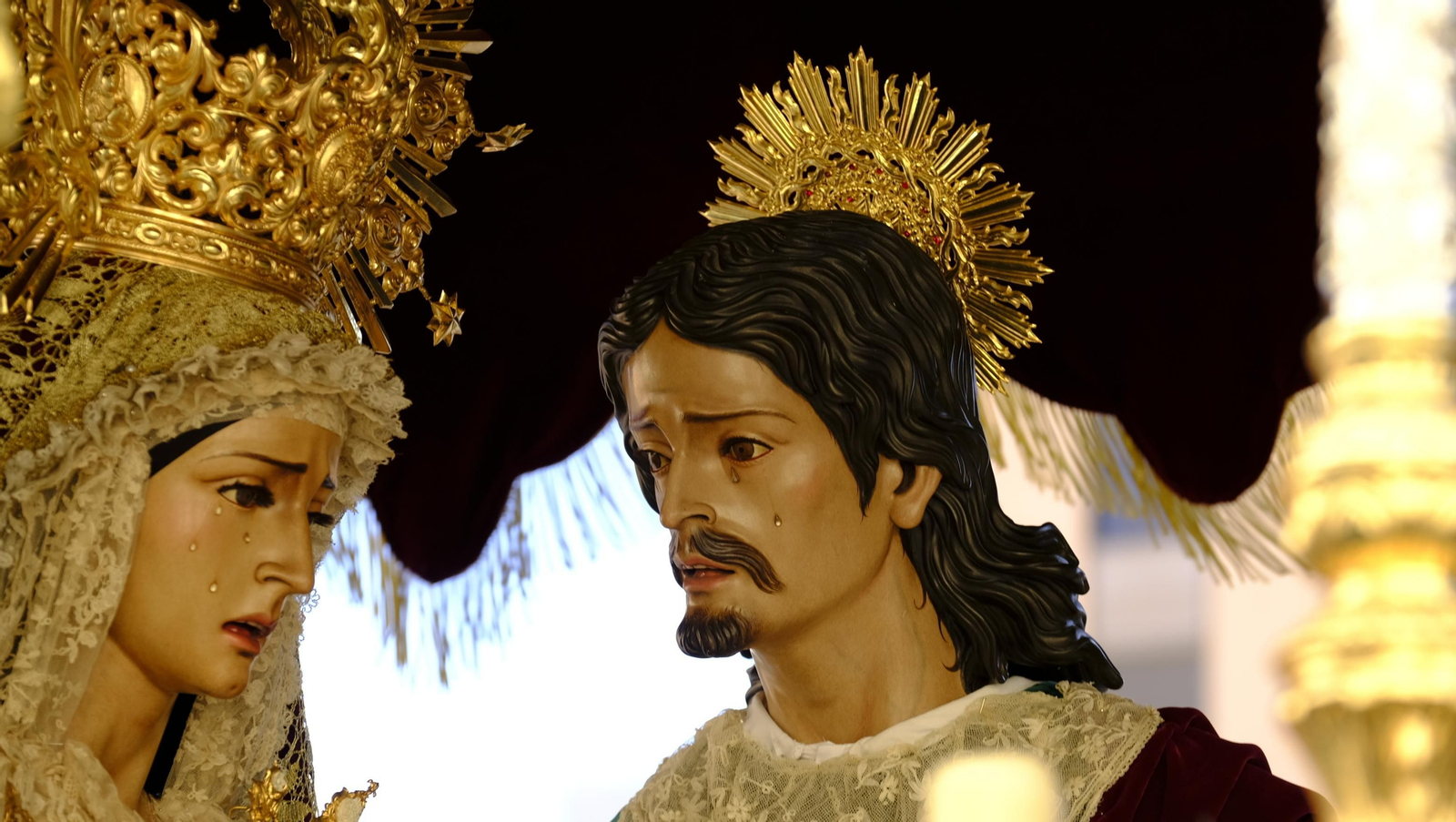 Coronación desaría al viento en su estación de Penitencia