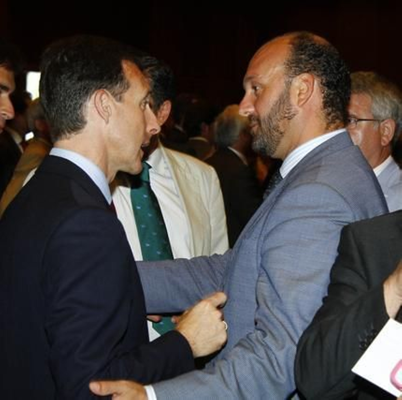 José Luis Sánchez Manzano, de Sando, con el concejal Francisco Pérez.

Foto: J.C.Vázquez/V.Hidalgo/M.Gómez