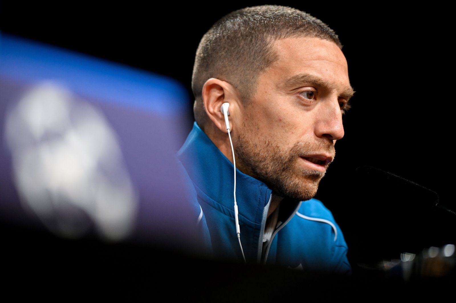 Papu Gómez: "No hay nada que aclarar; llevo 20 años de profesional para dudar de mi compromiso""