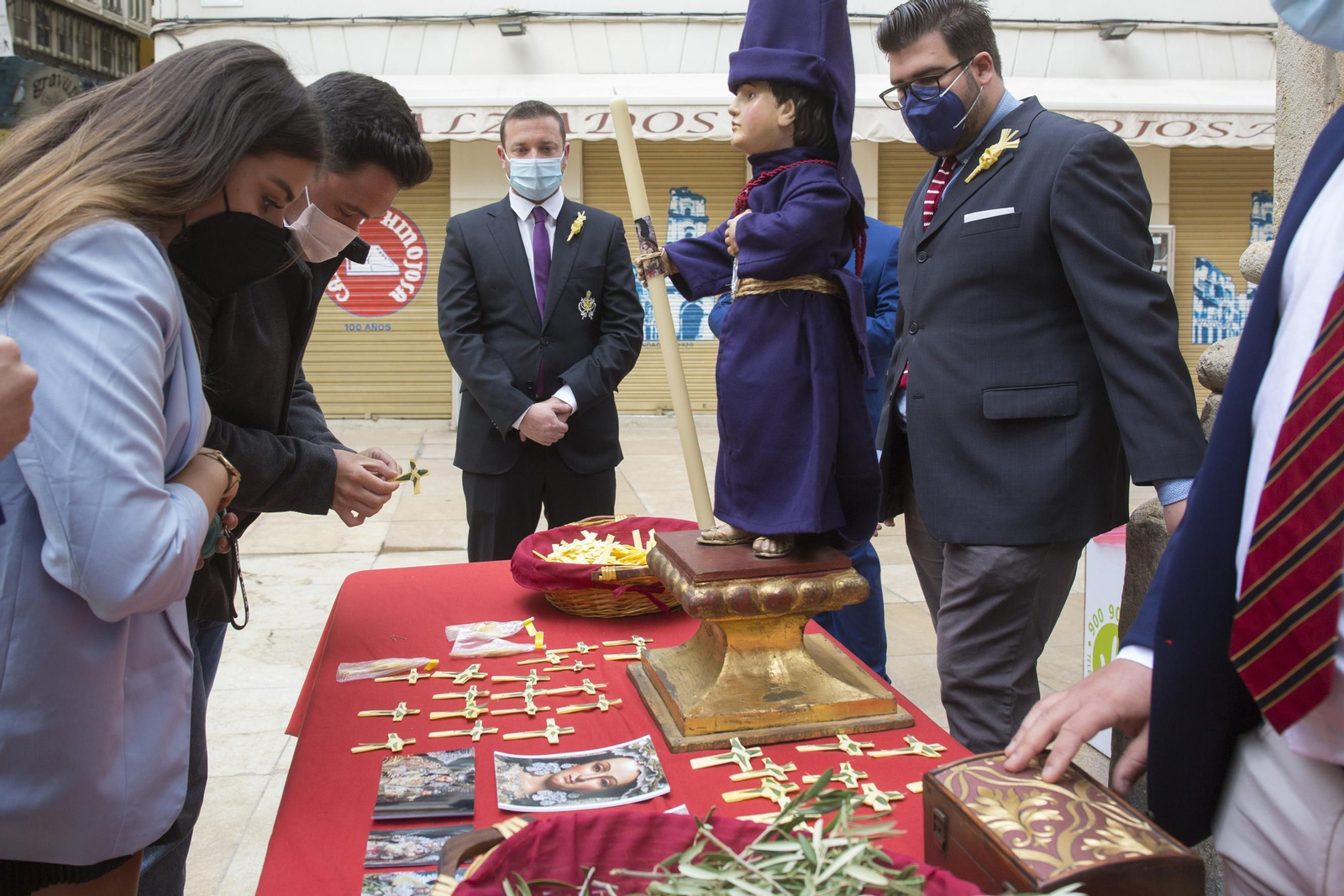 Las fotos del Domingo de Ramos, con largas colas en los templos