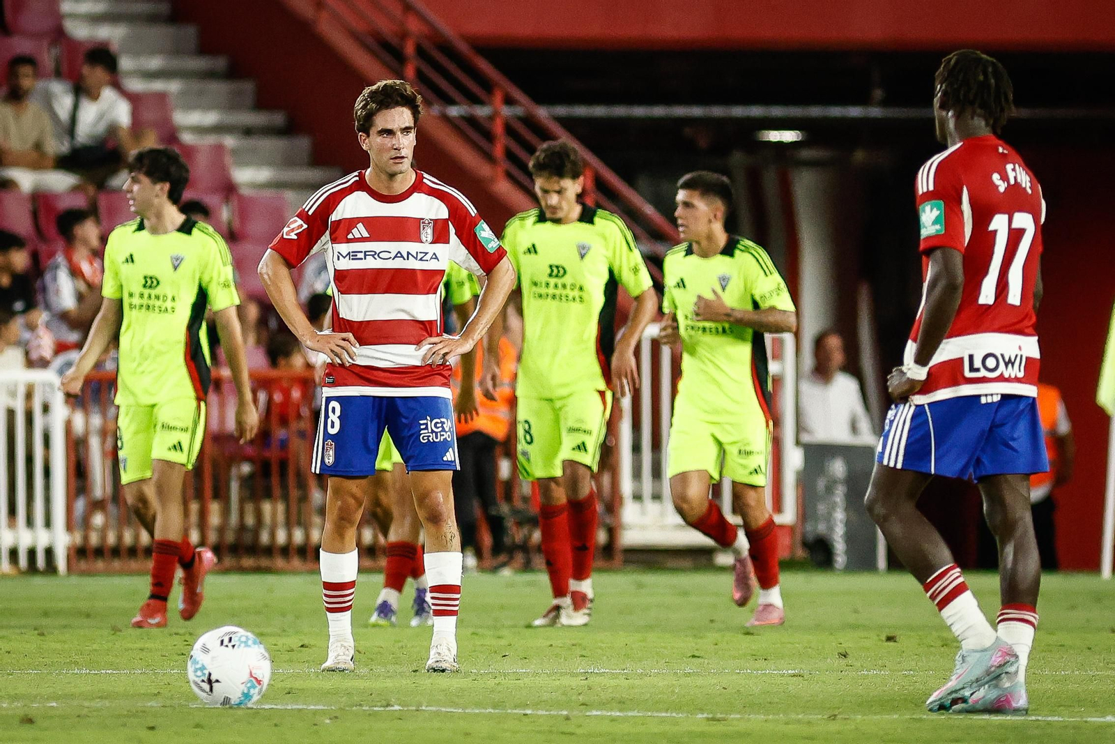 El Mirandés sumó sus primeros puntos en Granada