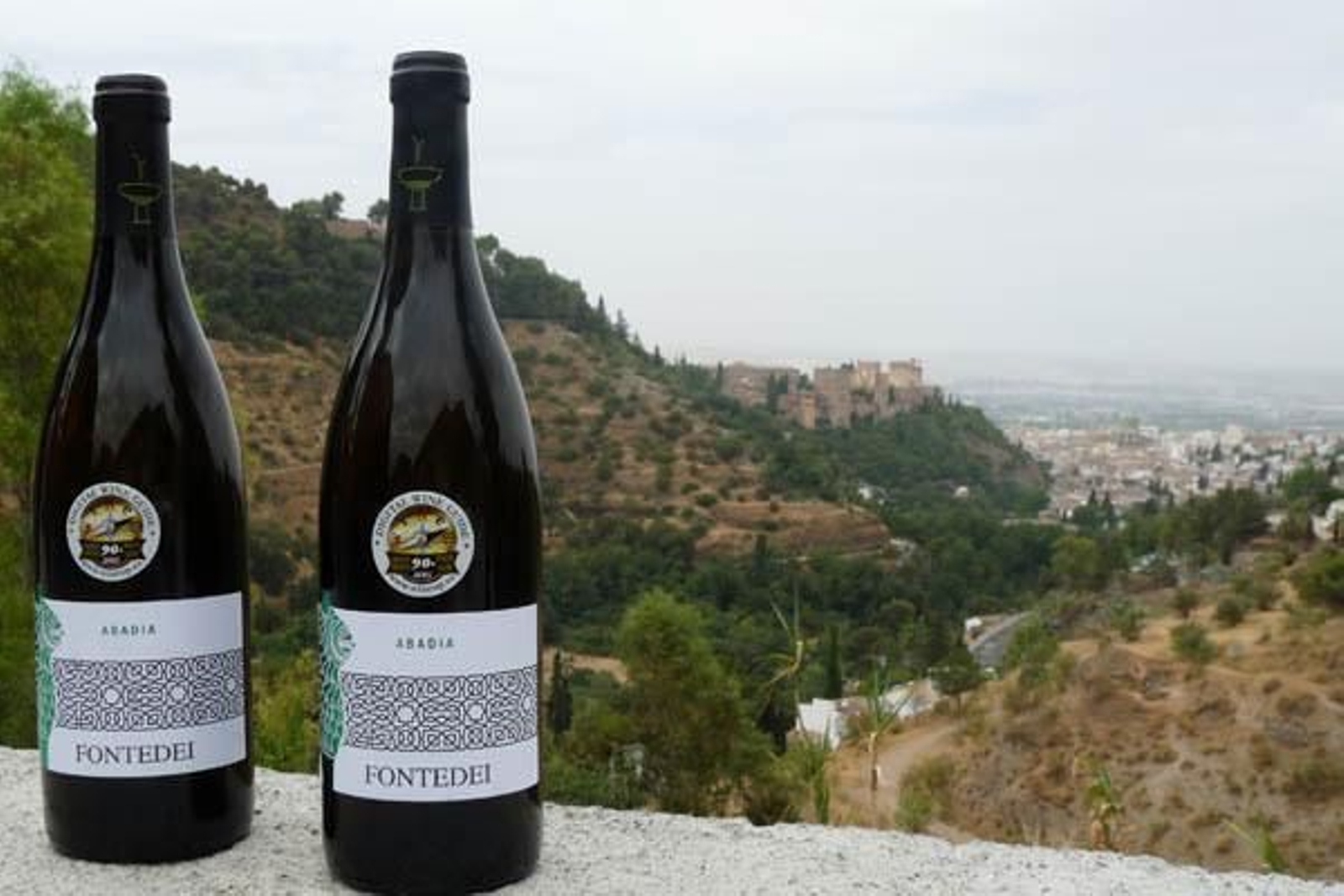 Botellas Abadía desde la Abadía del Sacromonte.