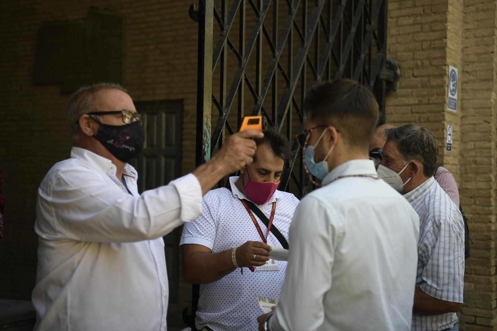 Así está la plaza de Toros de Granada en la corrida de Enrique Ponce: medidas de seguridad y distanciamiento entre el público