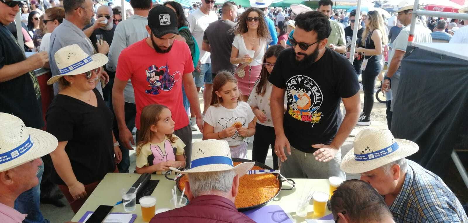 Búscate en el concurso de paellas de Puerto Real