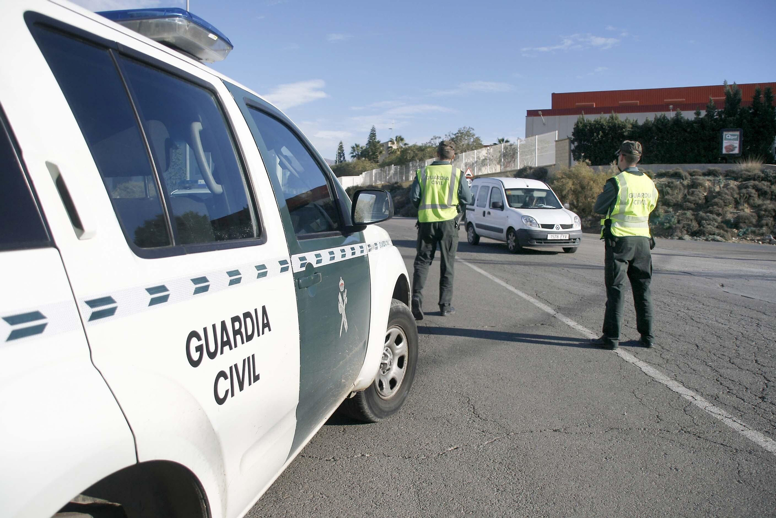 Control de la Guardia Civil en una imagen de archivo. Control de la Guardia Civil en una imagen de archivo.