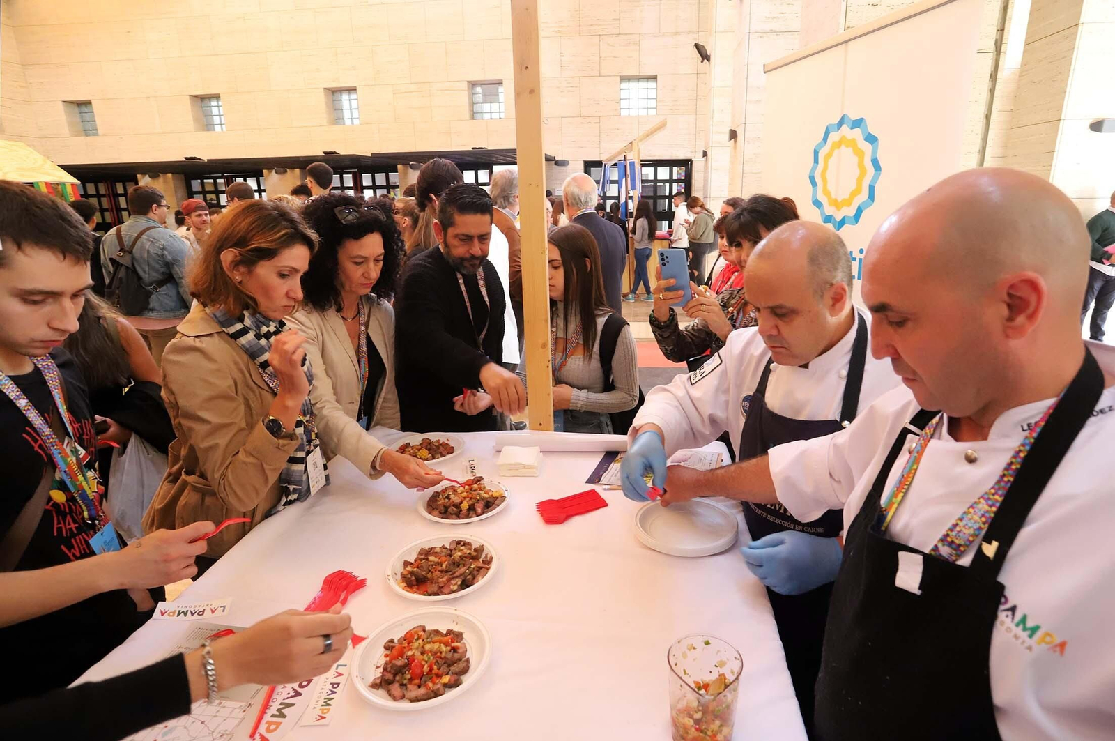 Talleres y ambiente en la segunda edición de Binómico, en imágenes
