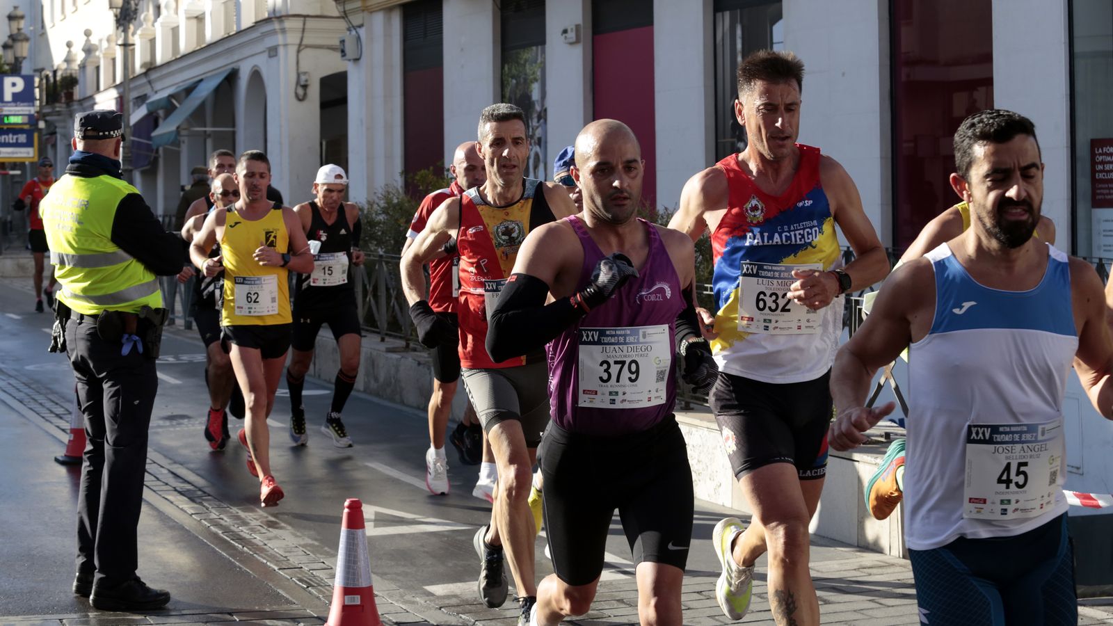 Imágenes de la XXV Media Maratón 'Ciudad de Jerez'
