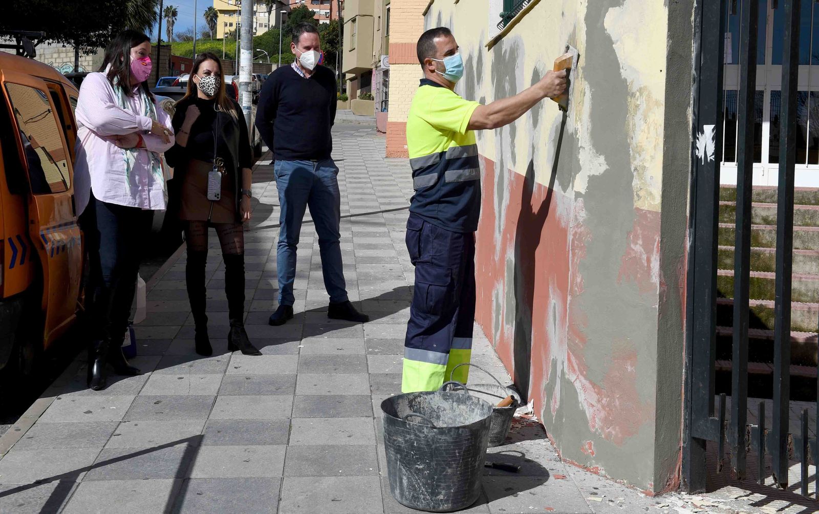 Obras de la fachada del colegio Puerta del Mar, en Algeciras.