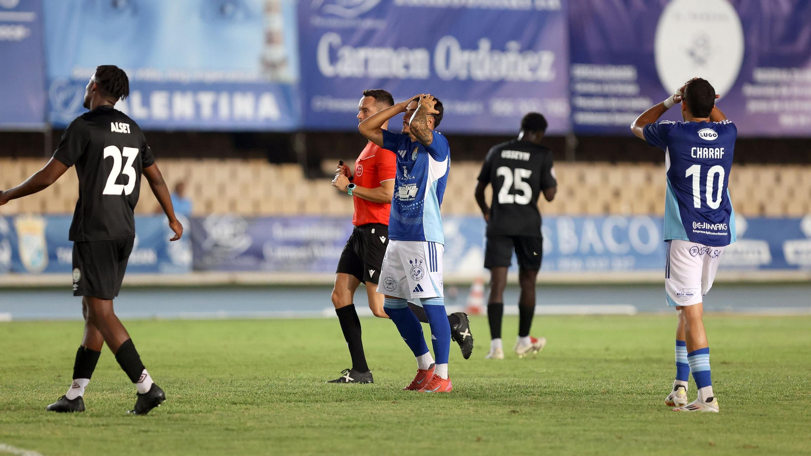 Imágenes del Trofeo Feria de la Vendimia entre el Xerez CD y el Juventud Torremolinos en Chapín