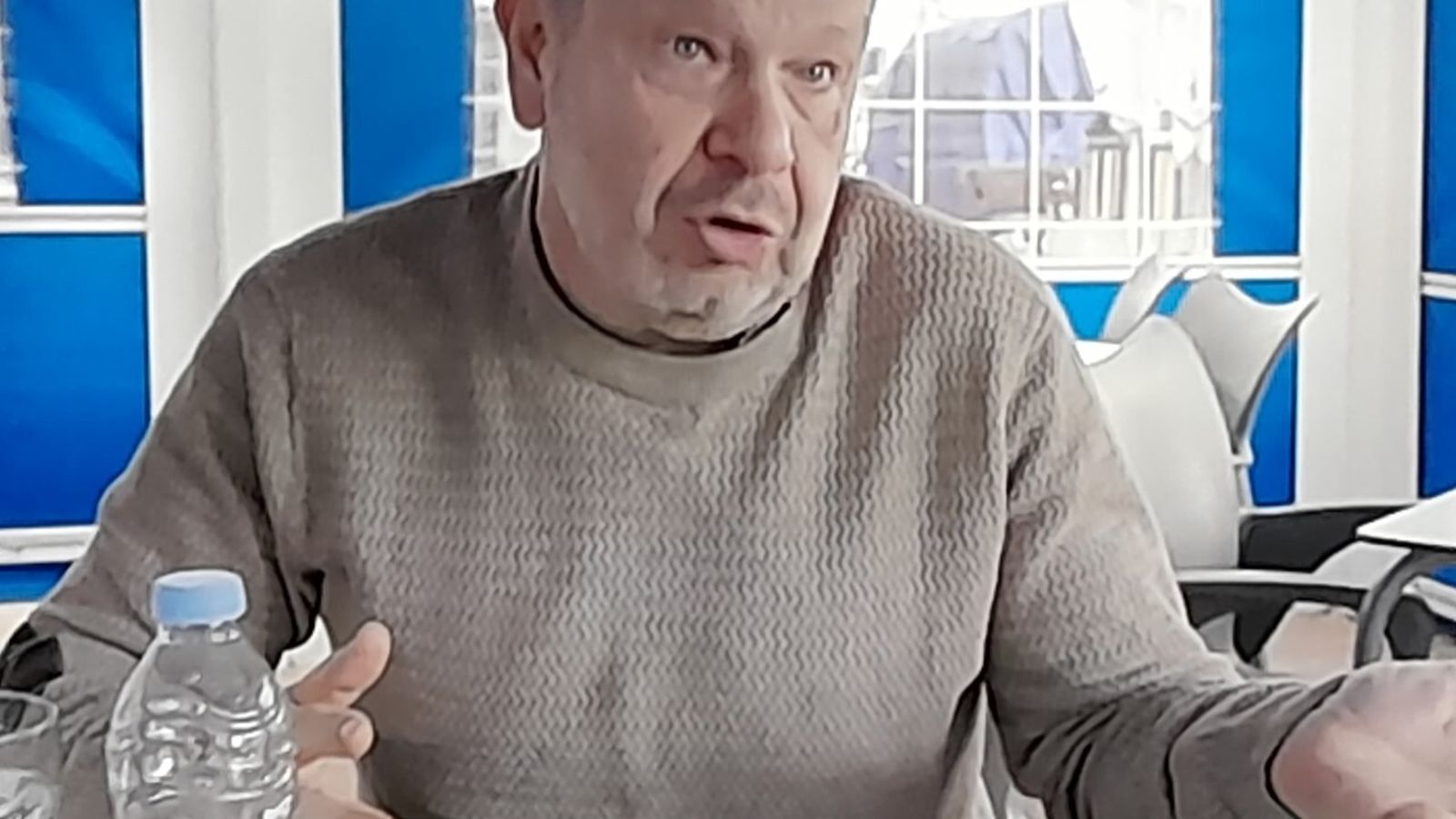 Alberto Chicote con las tortillitas de camarones de Coslada