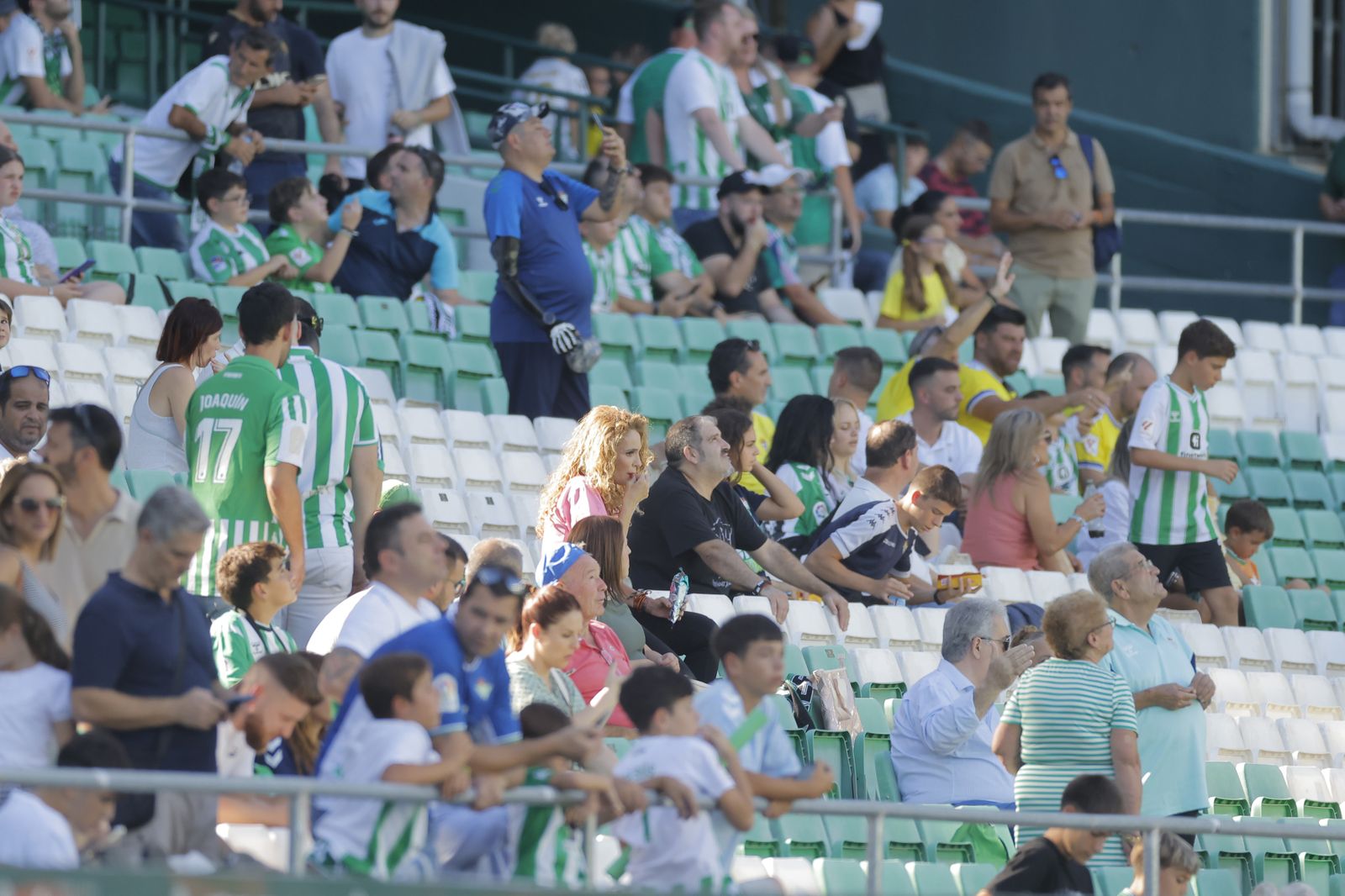 Búscate en las fotos del Betis-Cádiz
