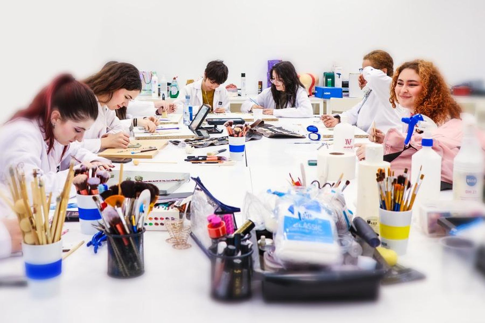 Alumnos de ILERNA del ciclo de Técnico Superior en Caracterización y Maquillaje Profesional, único centro privado en Sevilla que imparte esta formación