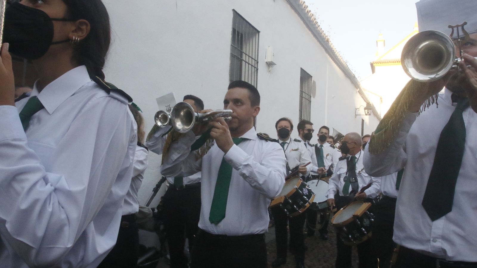 Varios componentes de la banda de la Esperanza.