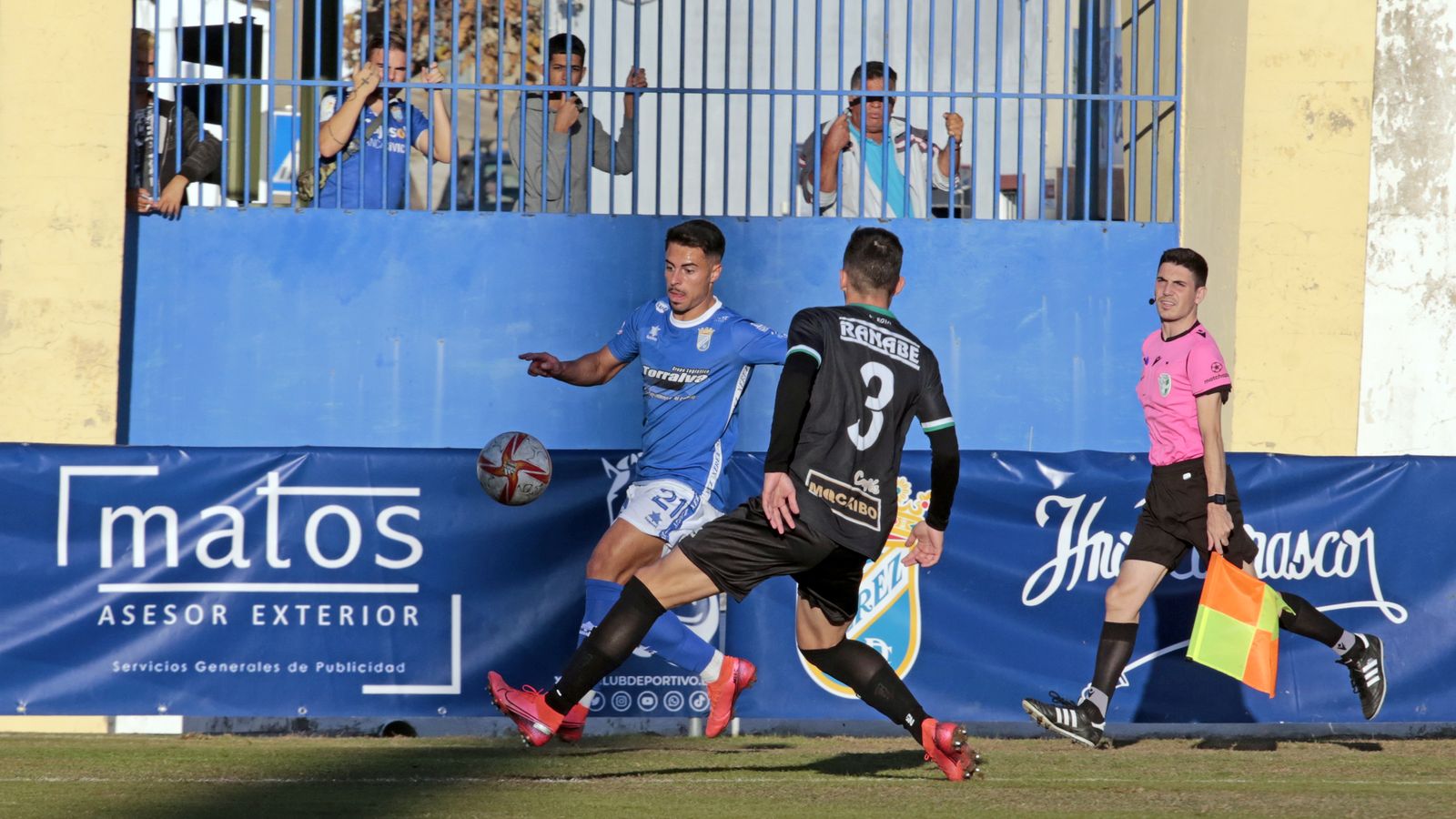 Imágenes del Xerez CD y el CD Rota en el Pedro S. Garrido