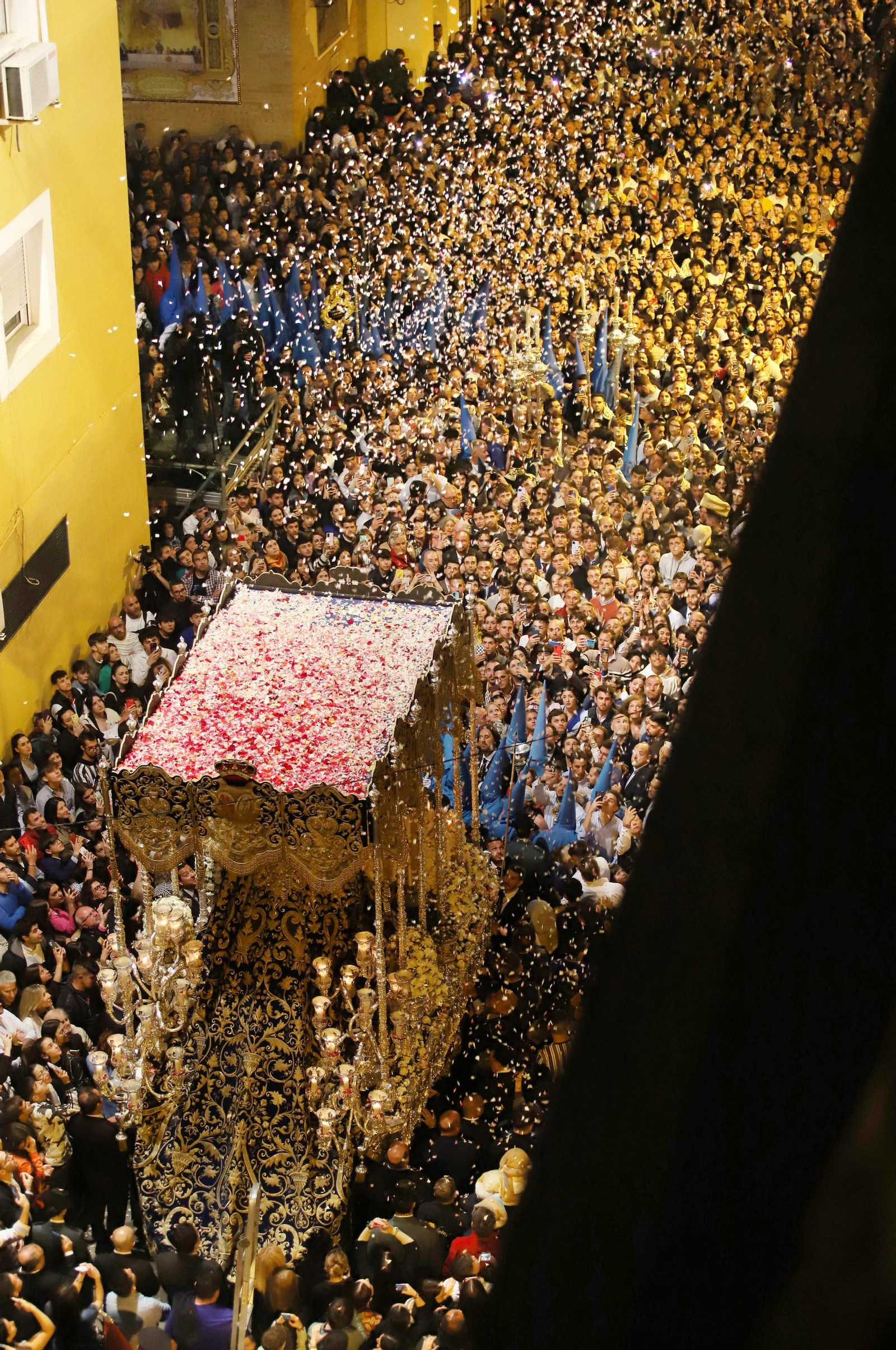 La Hermandad de la Victoria en la Semana Santa de Huelva 2023, en imágenes