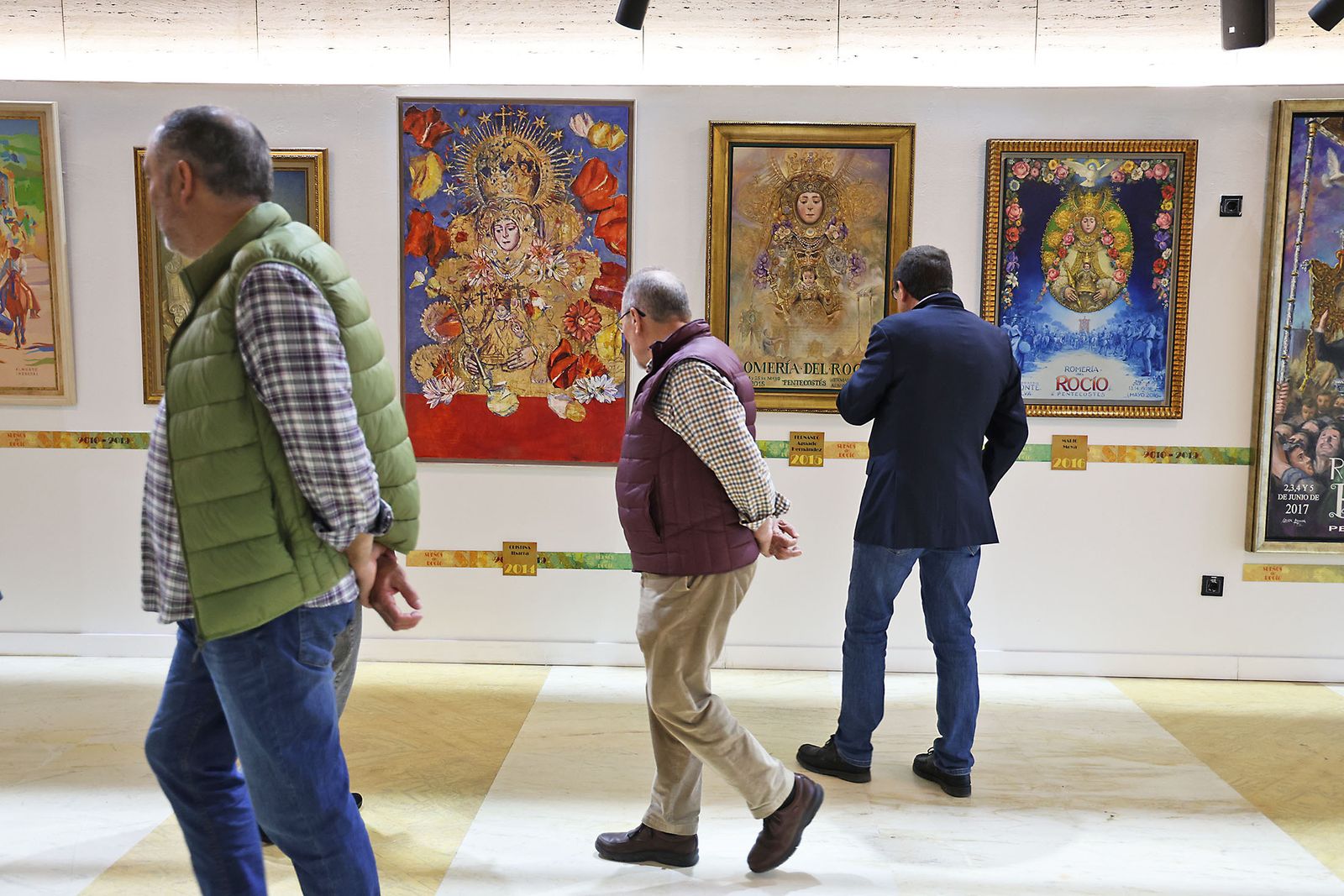 Imágenes de la inauguración de la exposición 'Sueños de Rocío. Carteles de Romería'.