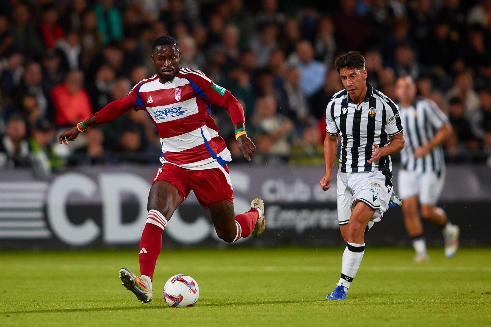 Hongla en un partido con el Granada