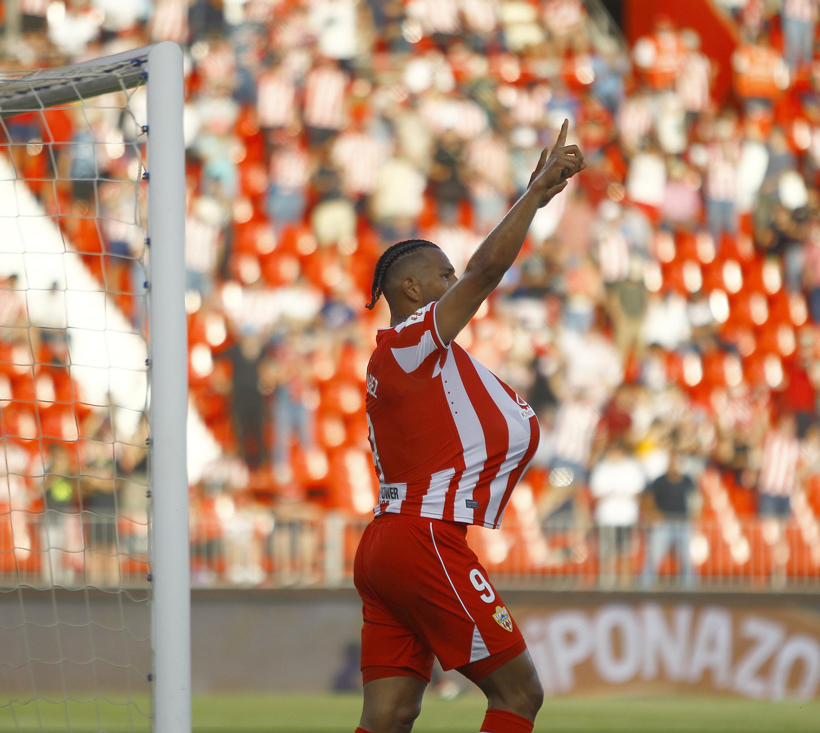 Imágenes de la gran victoria del Almería ante el Cádiz por 6 a 1