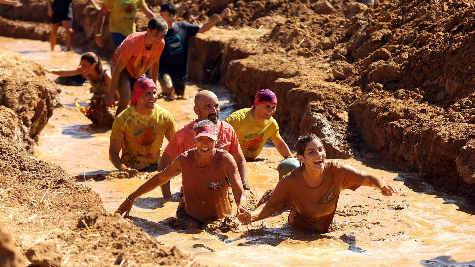 Búscate en la VII Carrera del Barro en La Barca