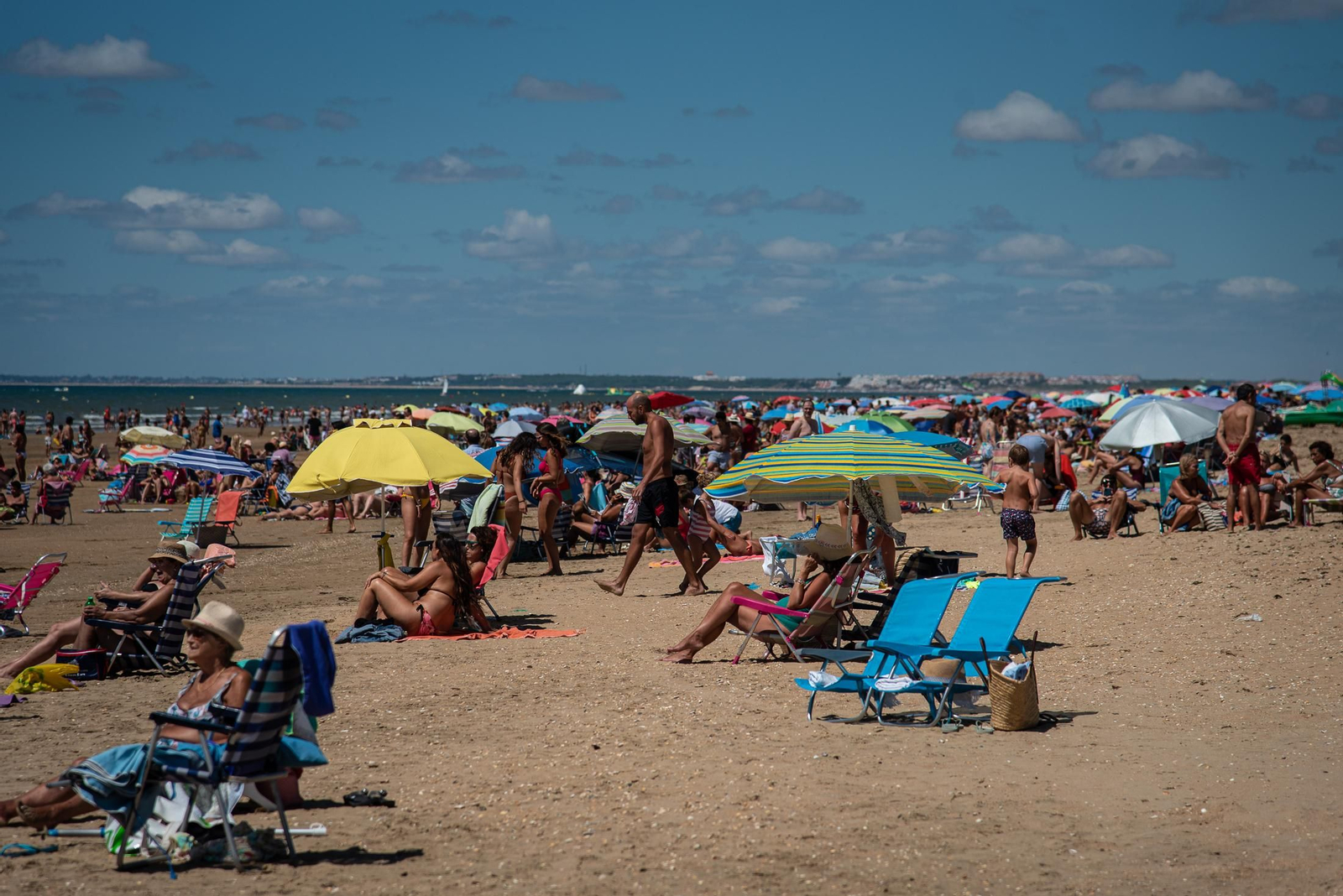 Imágenes del último fin de semana de agosto en las playas de Huelva