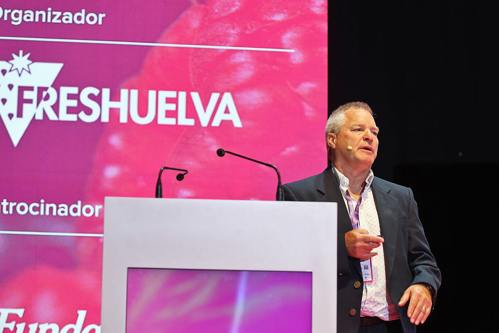 Imágenes del  IX Congreso de los frutos Rojos en la mañana de jueves