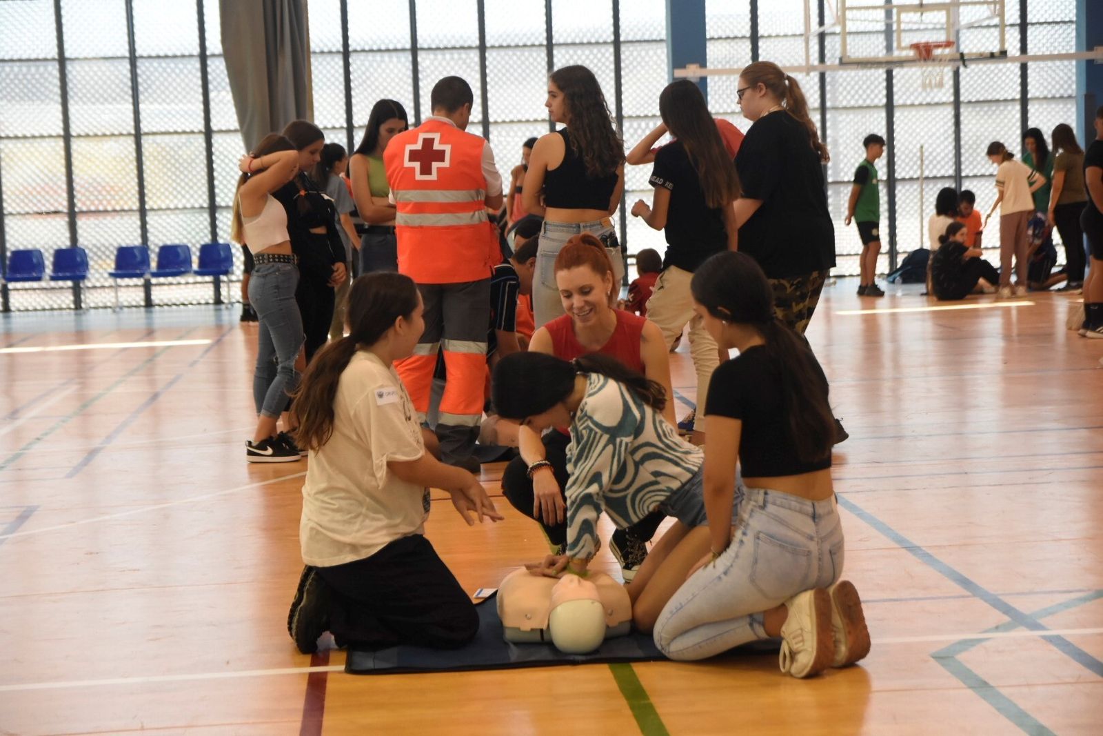 Las jornadas de formación en reanimación cardiopulmonar celebradas en el instituto Fidiana de Córdoba, en imágenes