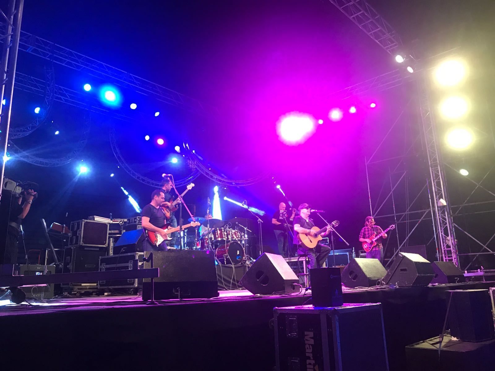 Una imagen del concierto celebrado en la Plaza de Toros en la noche del sábado, con Triana sobre el escenario.