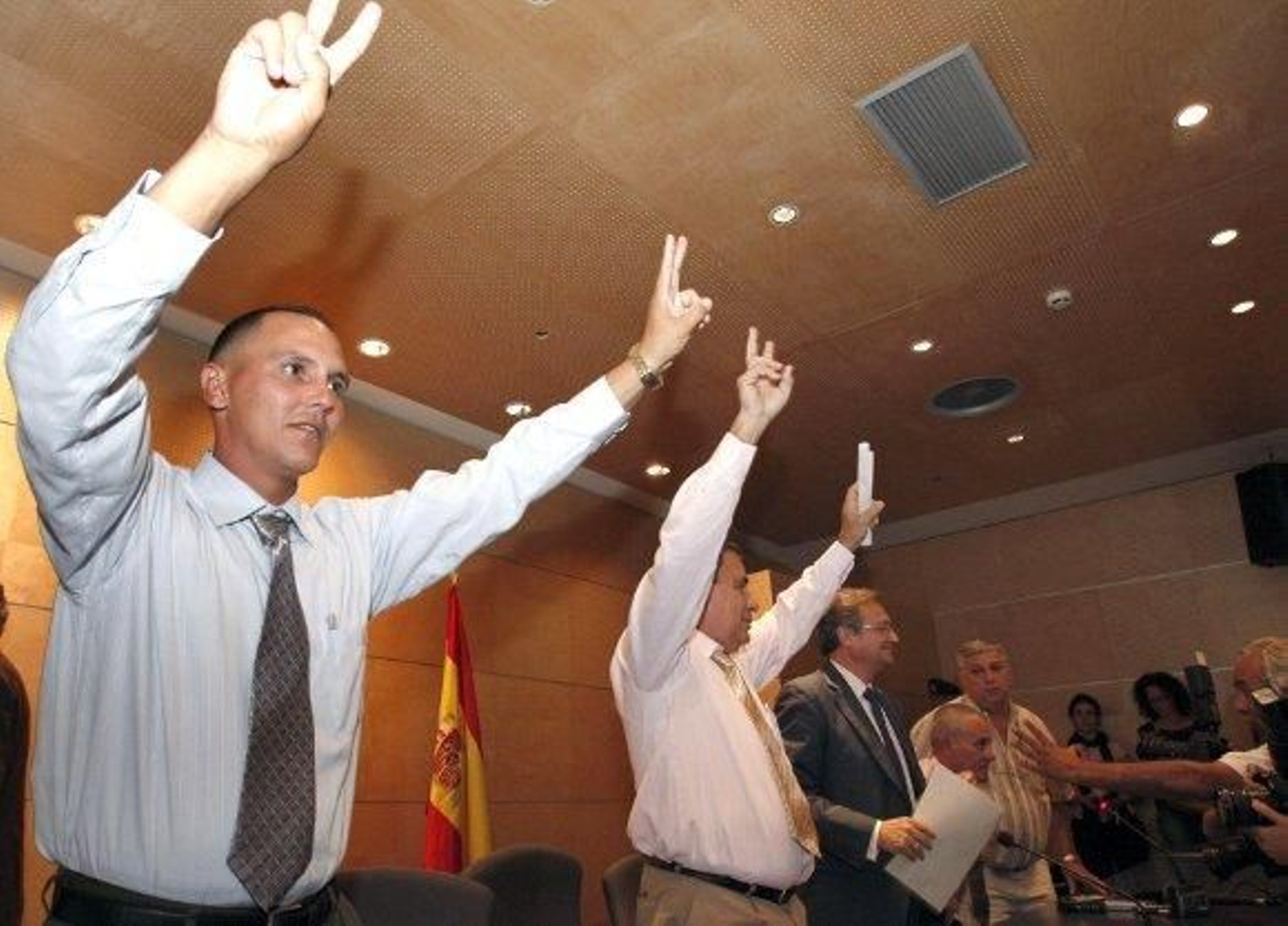 Llega a Madrid el primer grupo de presos cubanos excarcelados