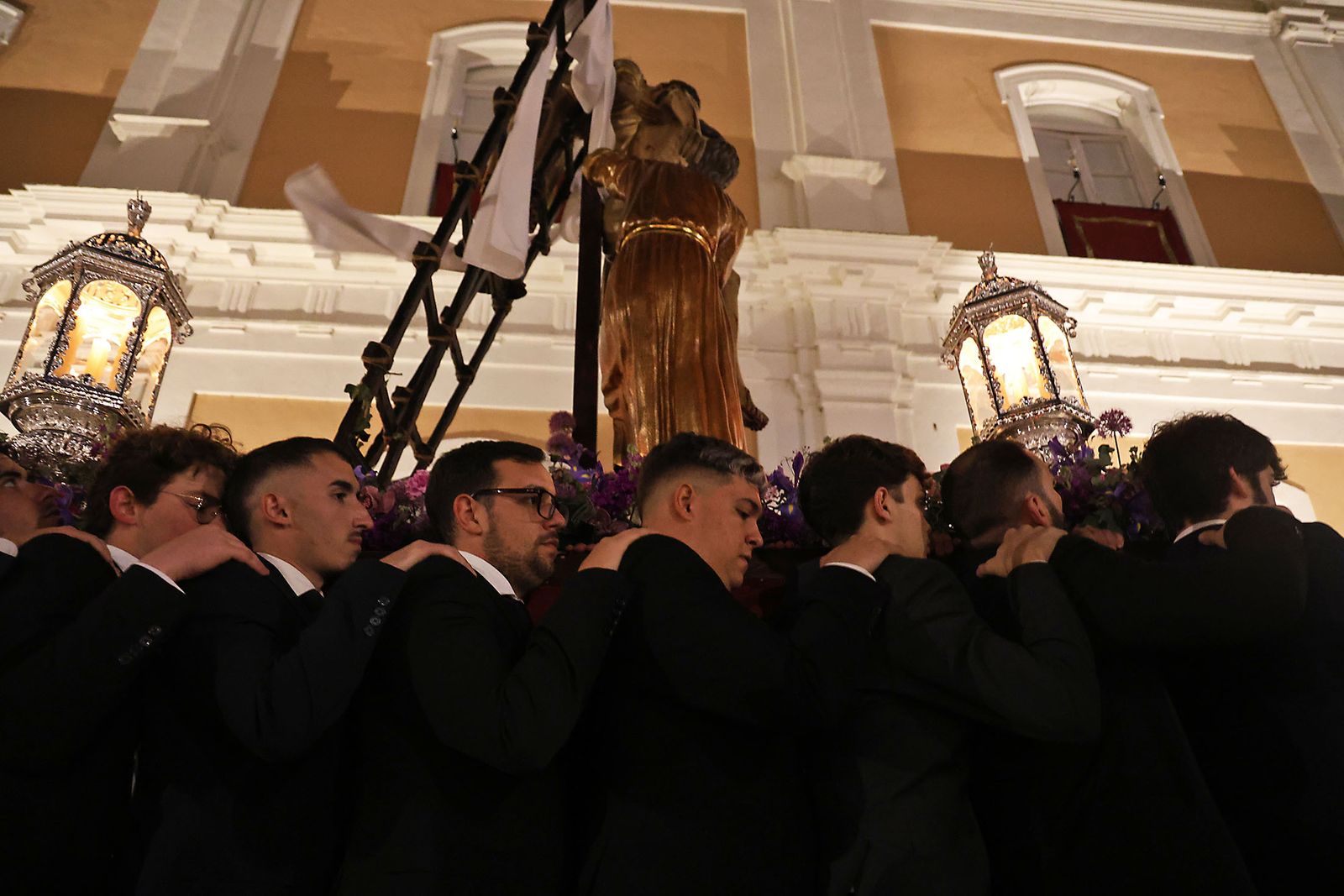 Las fotografías del Vía Crucis de las Hermandades de Huelva