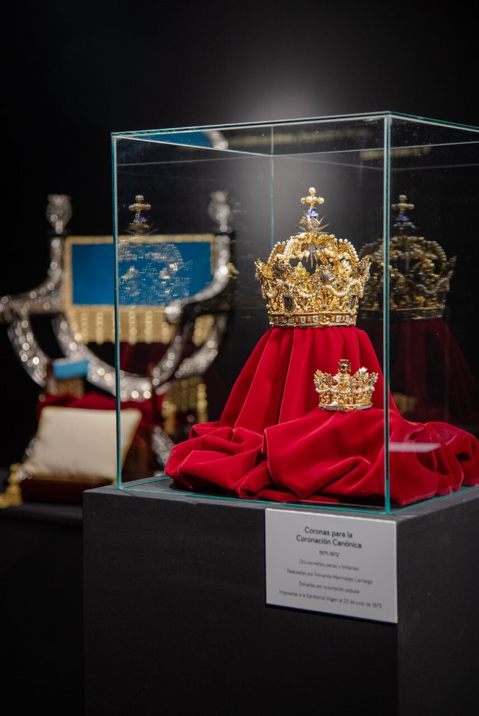 Las coronas de oro, labradas por Marmolejo para la coronación canónica.