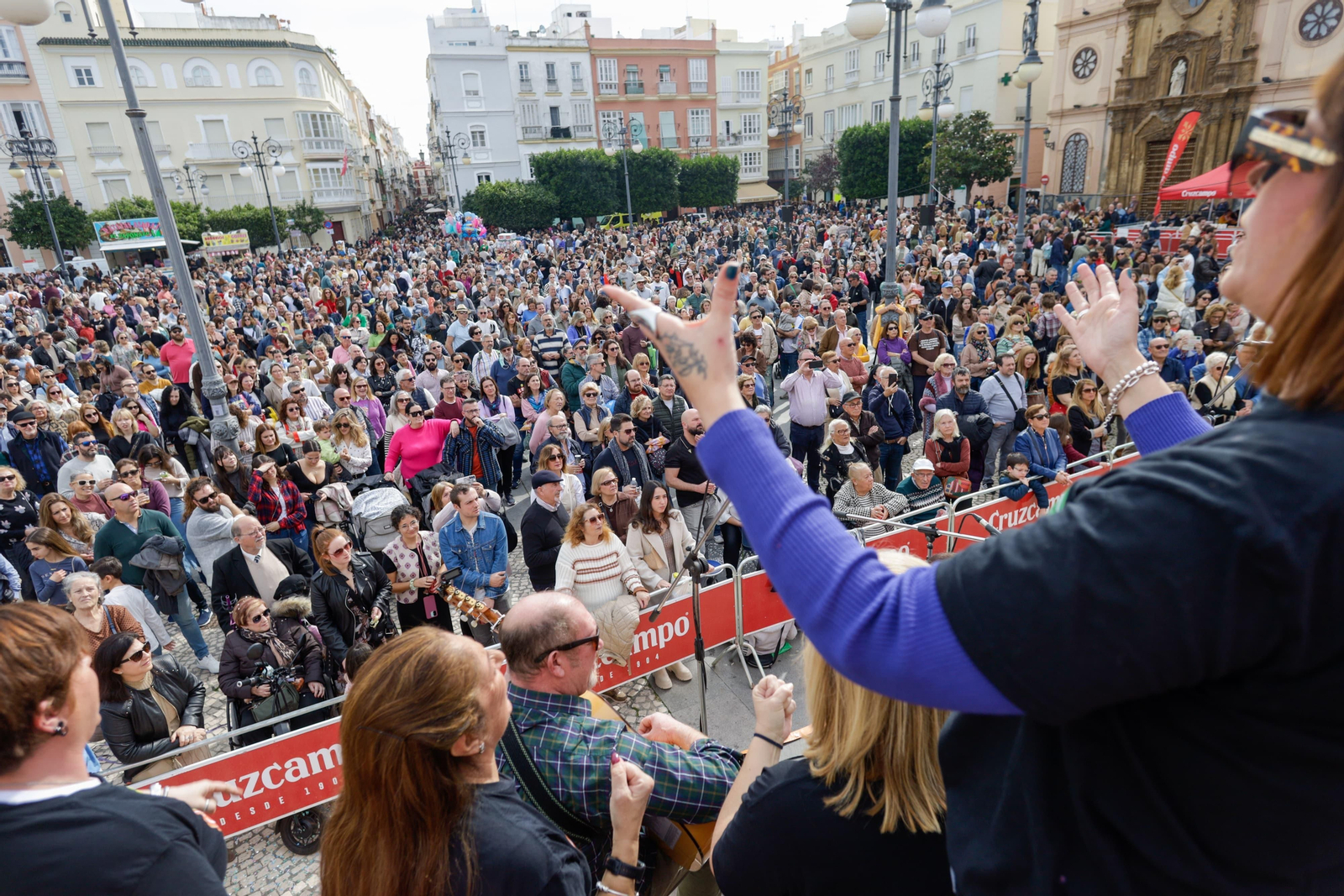 Todas las imágenes de la Ostionada en la plaza de San Antonio