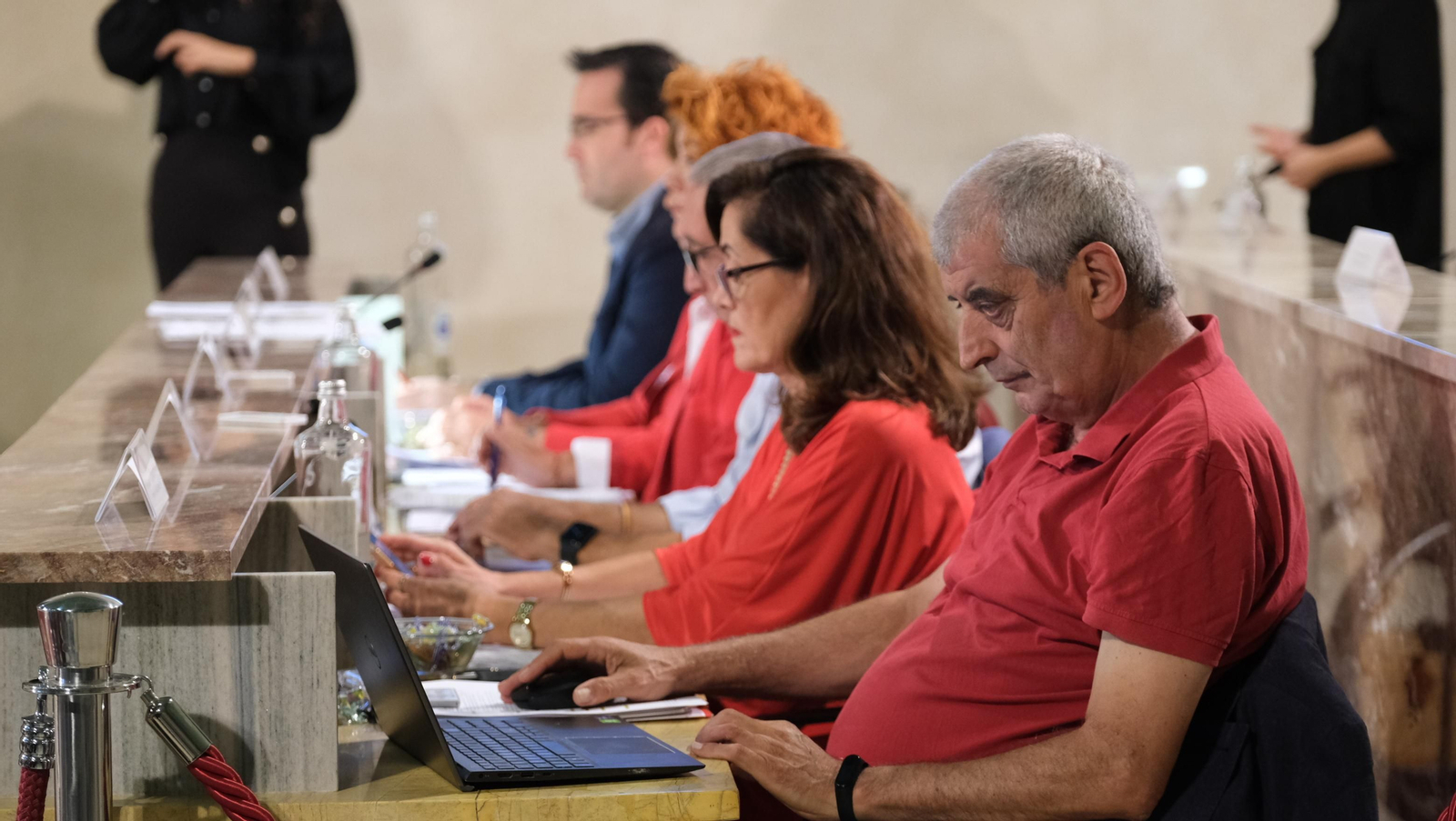 Imágenes del pleno del Ayuntamiento de Almería