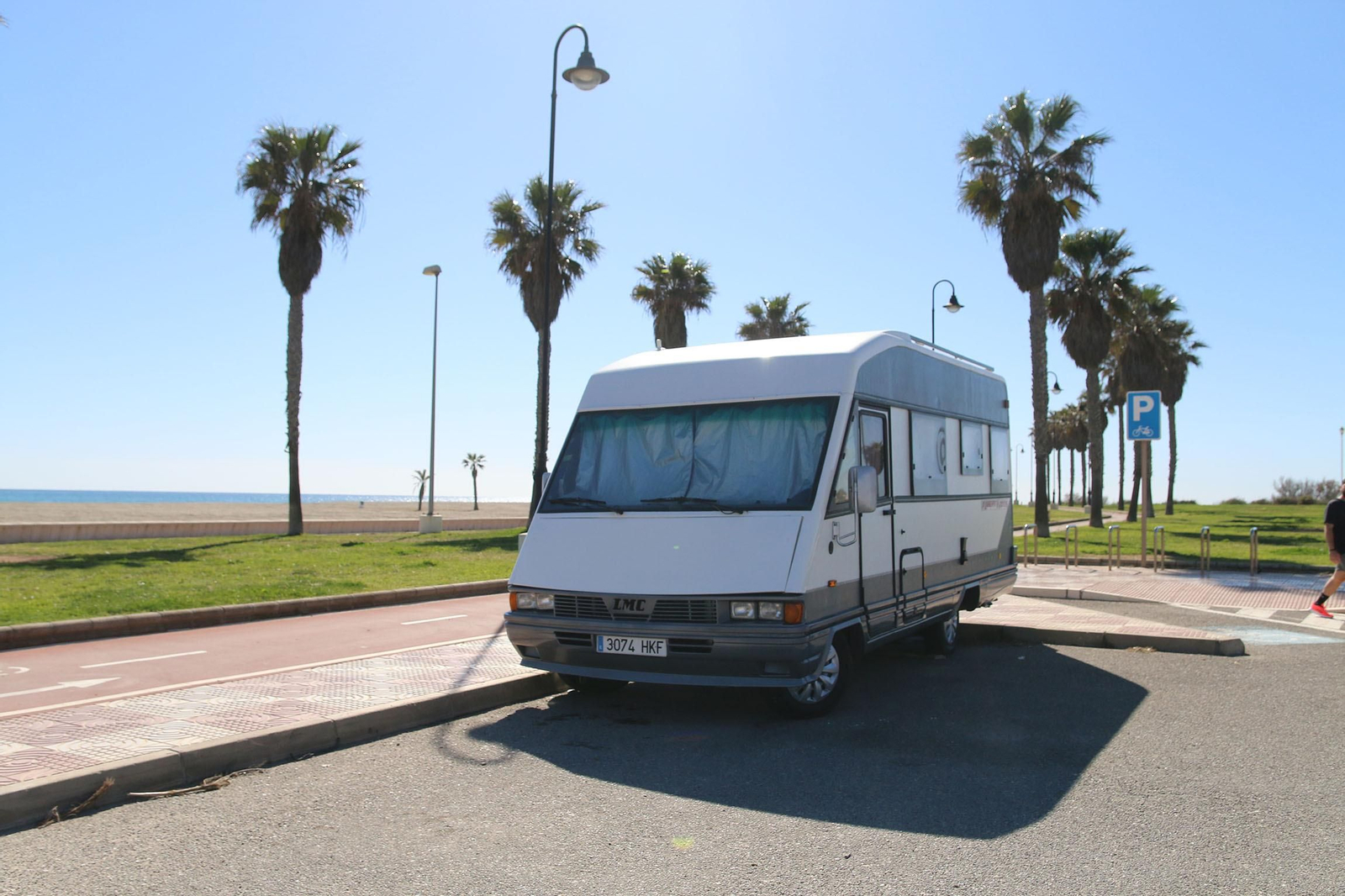 Fotogalería de las autocaravanas aparcadas en Roquetas