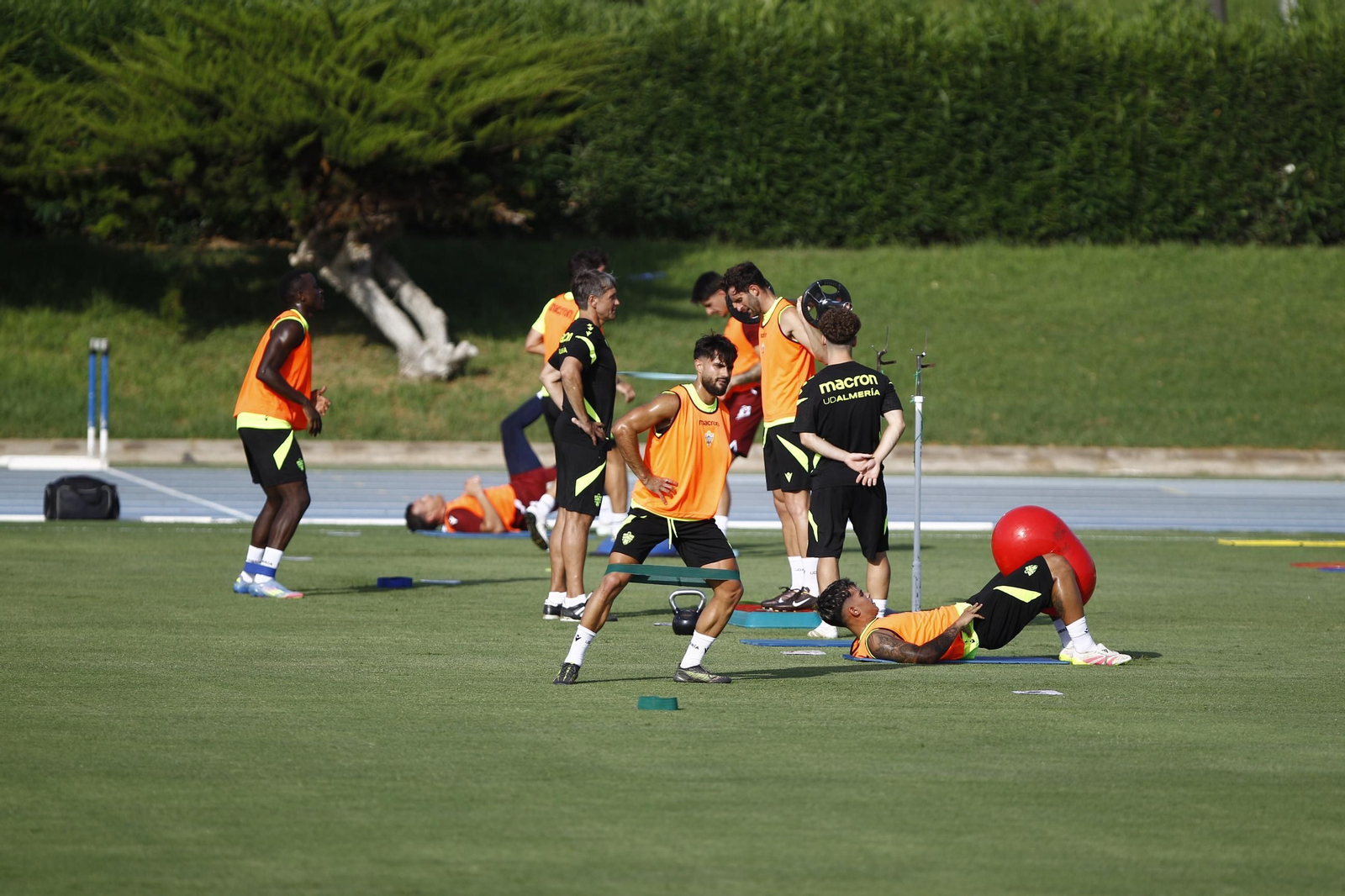 Primer entrenamiento de la Temporada 2025-2026 de la U.D. Almería, en imágenes