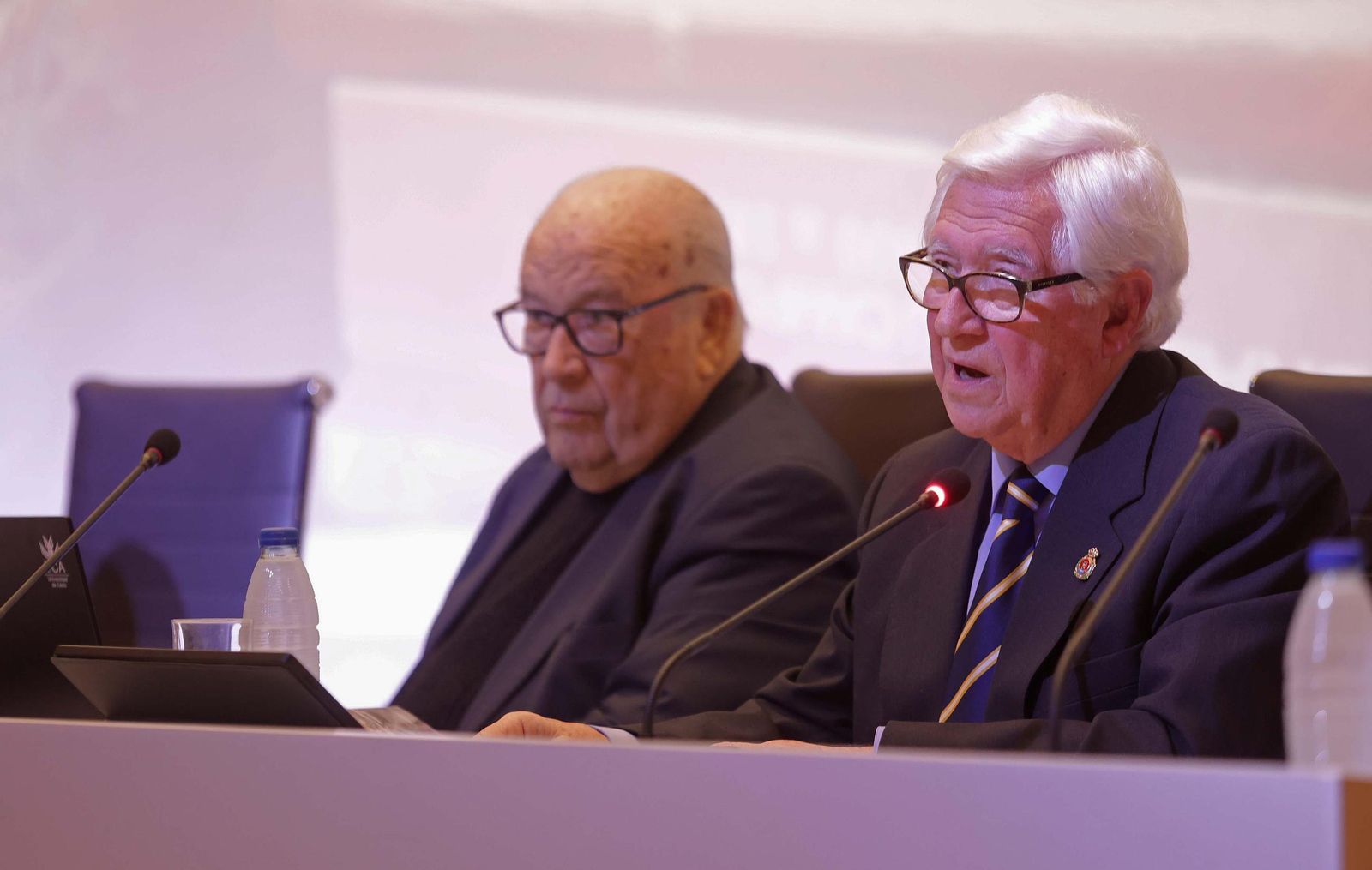 Fotos de la presentación del libro “Algeciras en el corazón y en la memoria”, de Alberto Pérez de Vargas