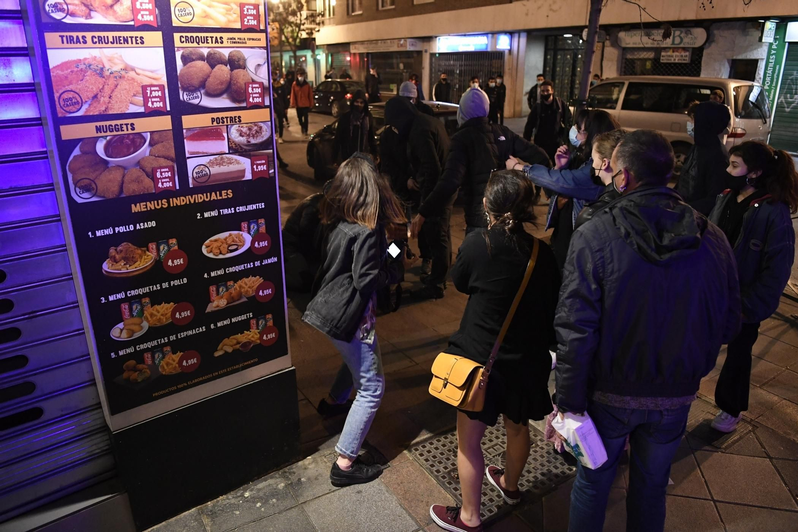 Fotos: disturbios y altercados entre manifestantes y la Policía en Granada