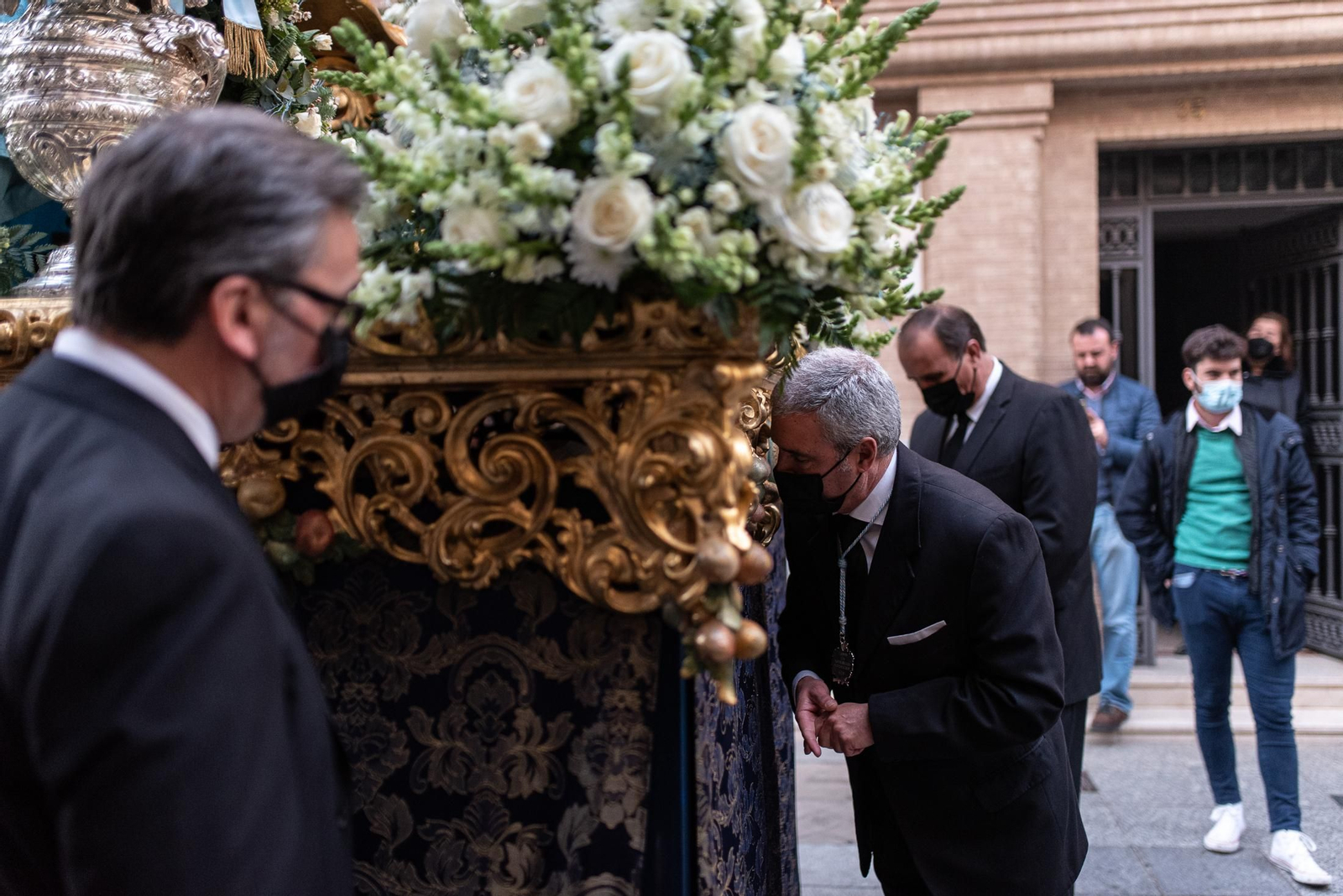 Imágenes de la Inmaculada Concepción procesionando por las calles de Huelva