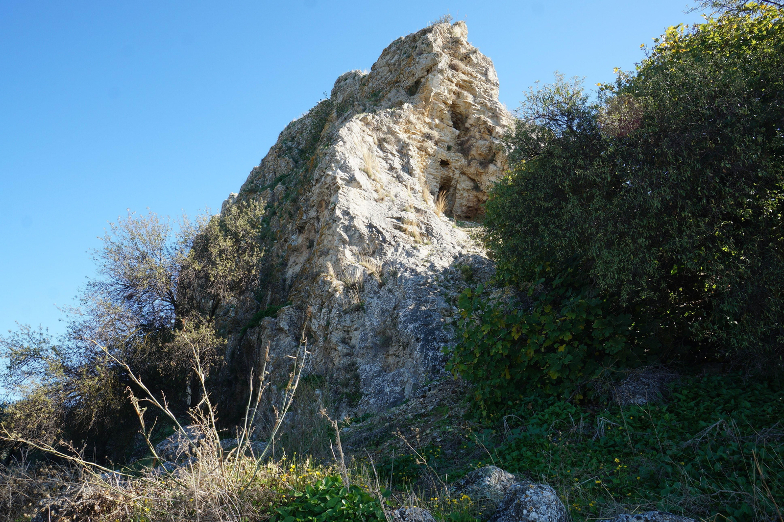Piedra Luenga, la mole rocosa de Montilla, en fotografías