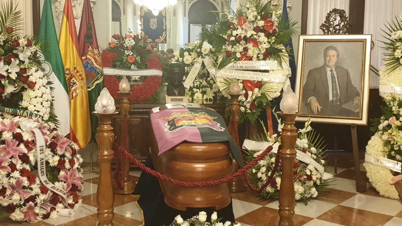 Fotos de la capilla ardiente de Manuel Alcántara