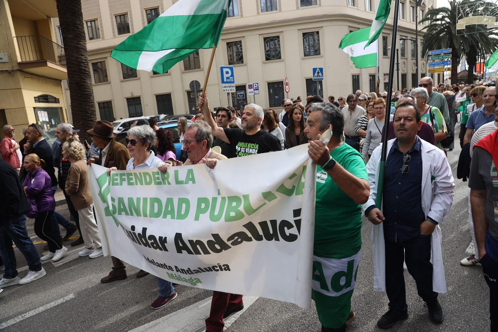 Todas las fotos de la manifestación en Málaga contra el "deterioro" de la sanidad pública