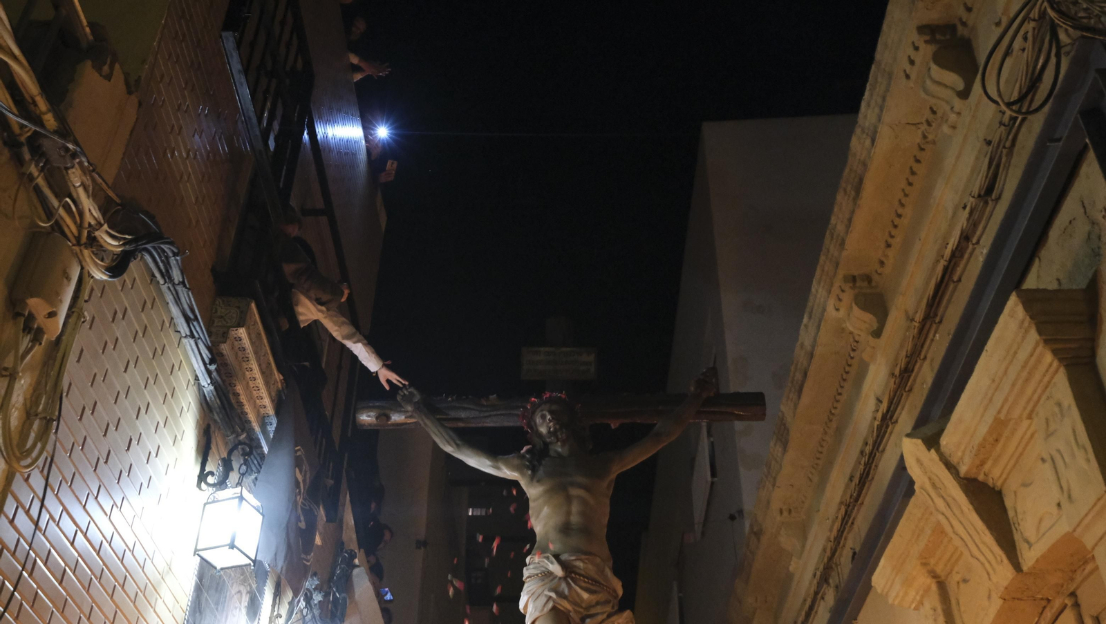 Procesión del Perdón en Almería, en imágenes